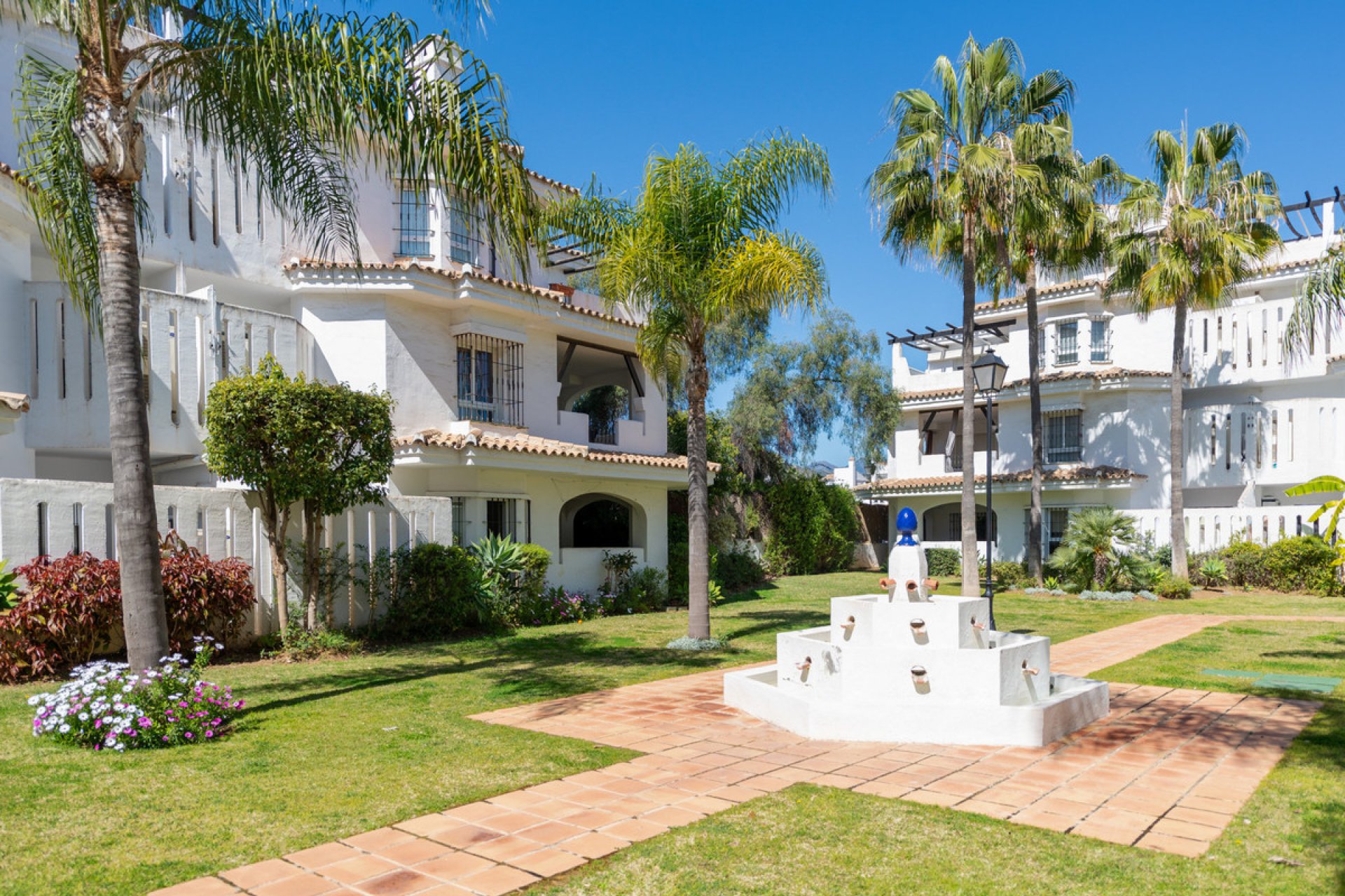 Resale - Apartment - Penthouse - Marbella - Nueva Andalucia