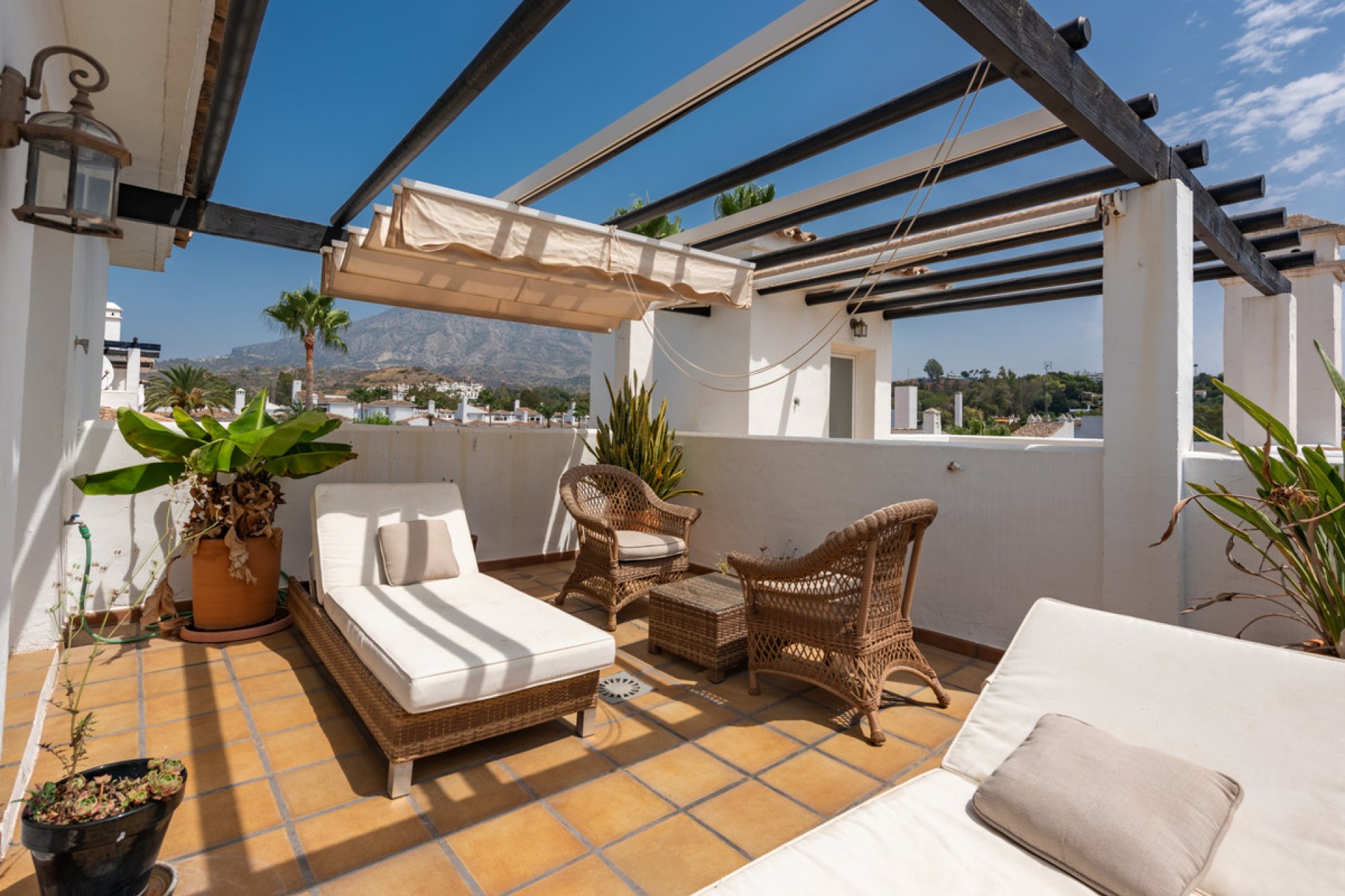 Resale - Apartment - Penthouse - Marbella - Nueva Andalucia