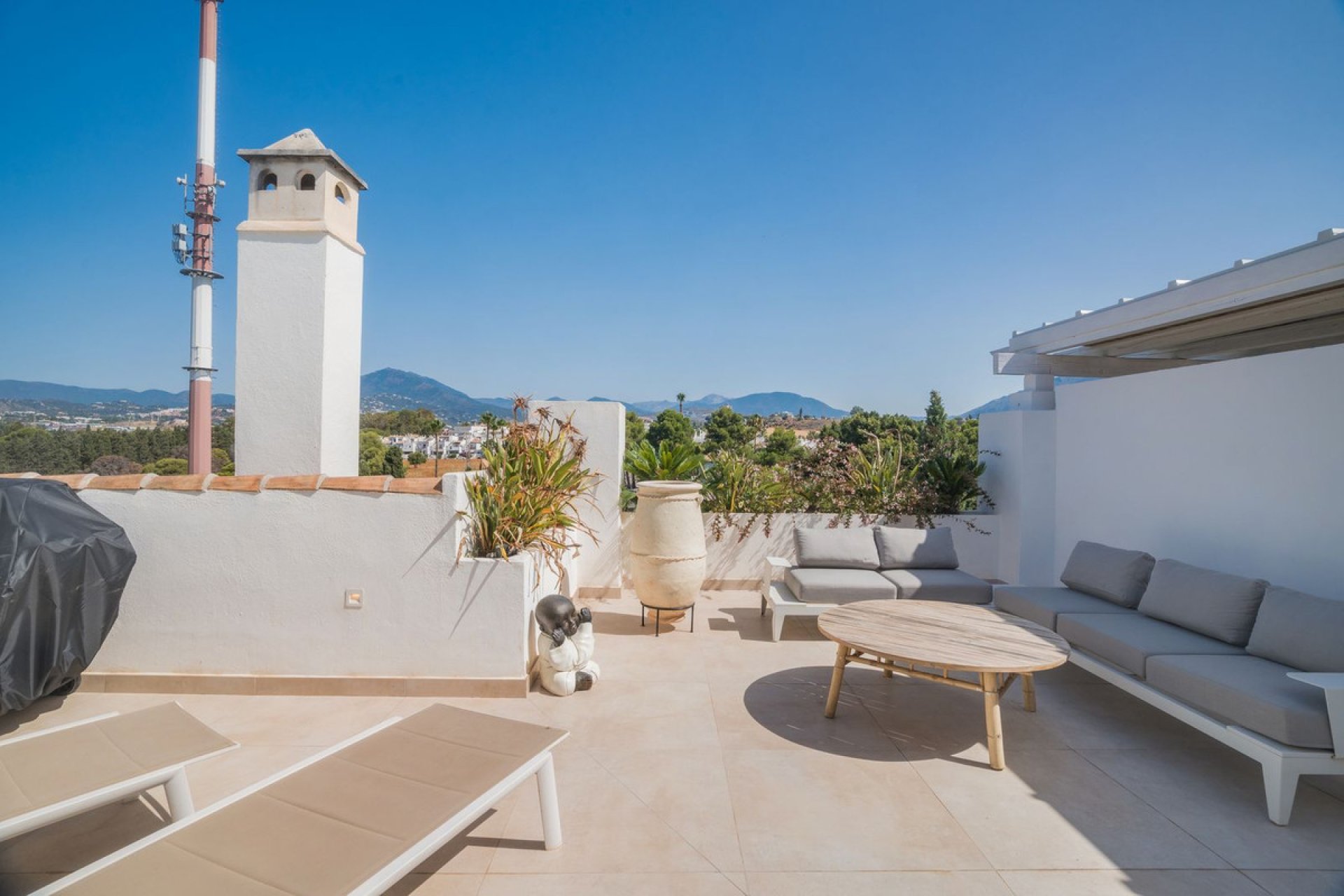 Resale - Apartment - Penthouse - Marbella - Nueva Andalucia