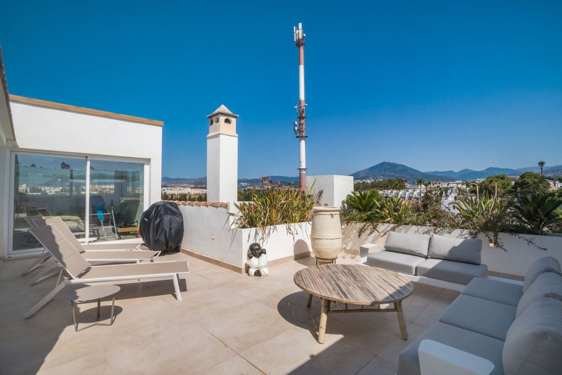 Resale - Apartment - Penthouse - Marbella - Nueva Andalucia