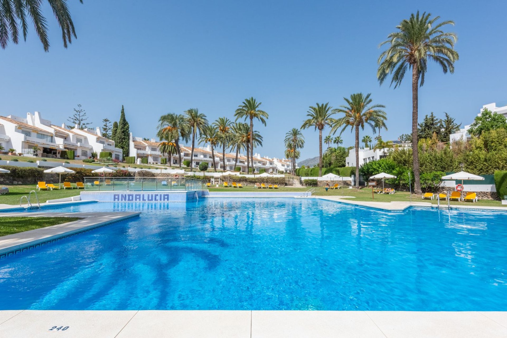 Resale - Apartment - Penthouse - Marbella - Nueva Andalucia