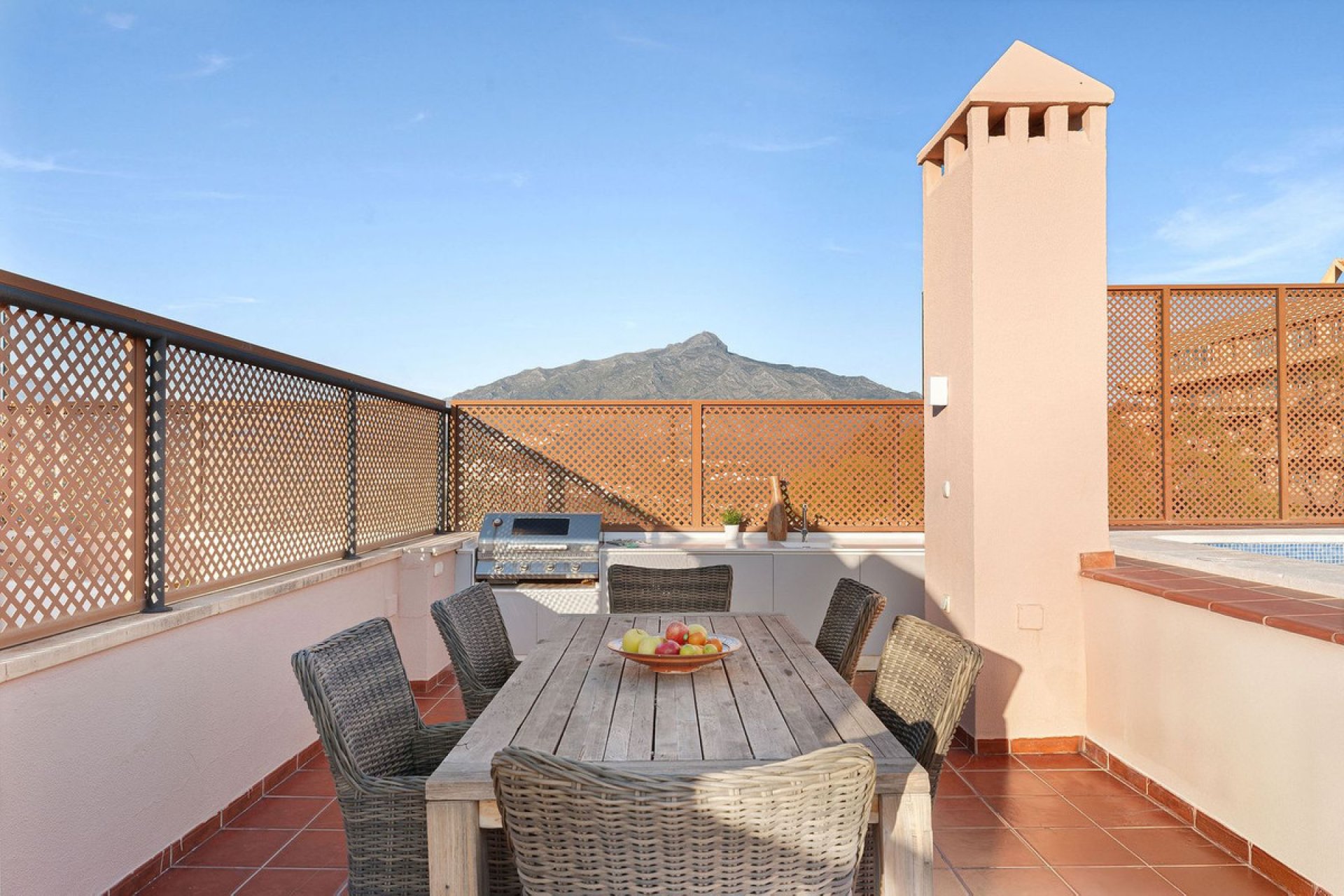 Resale - Apartment - Penthouse - Marbella - Nueva Andalucia