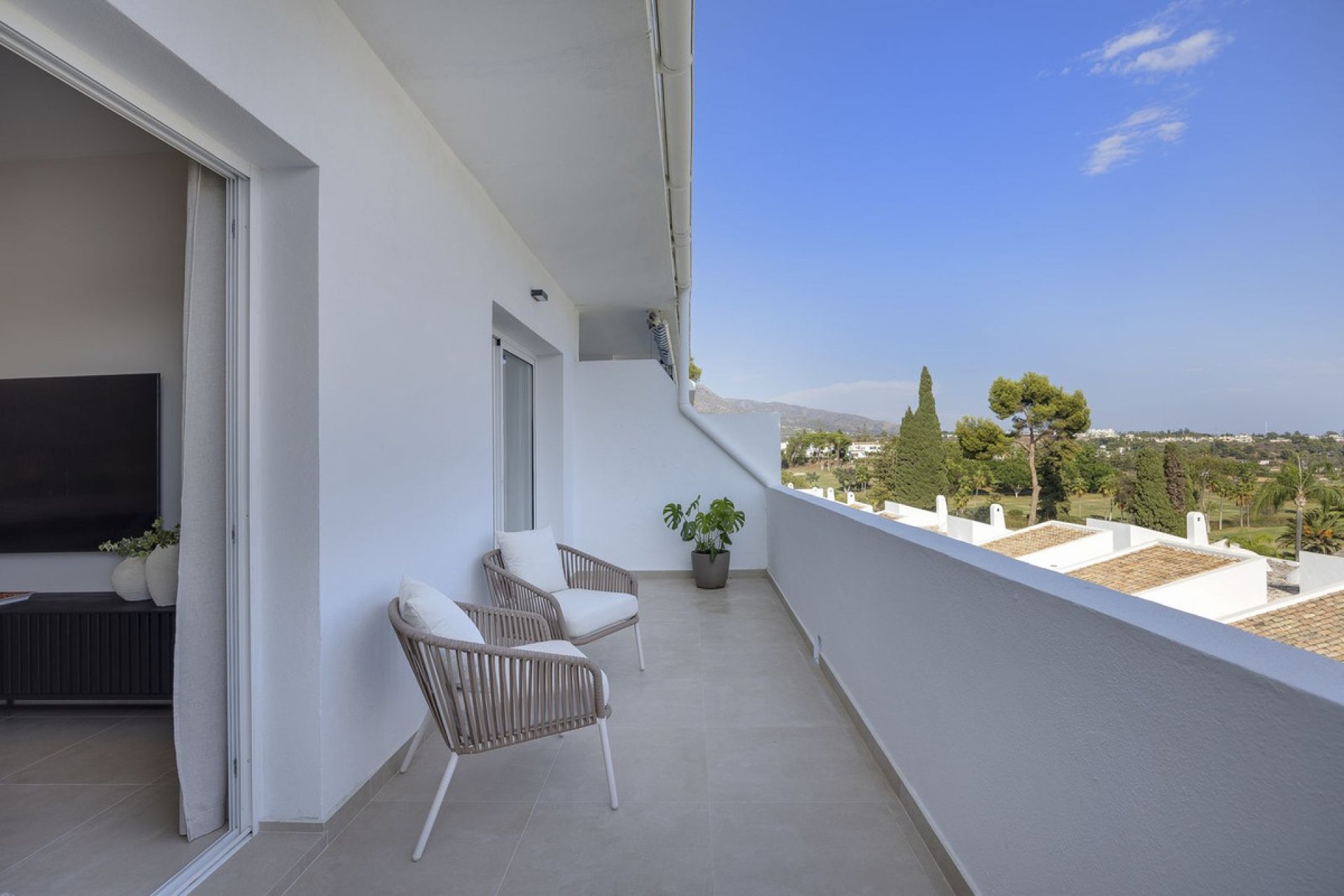 Resale - Apartment - Penthouse - Marbella - Nueva Andalucia