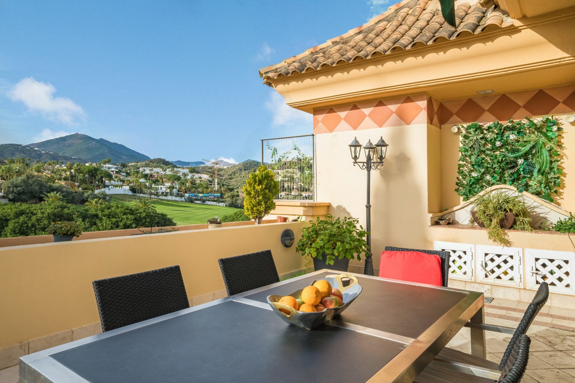 Resale - Apartment - Penthouse - Marbella - Nueva Andalucia