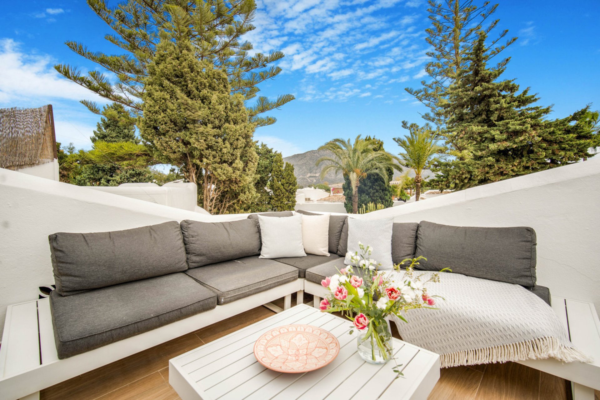 Resale - Apartment - Penthouse - Marbella - Nueva Andalucia