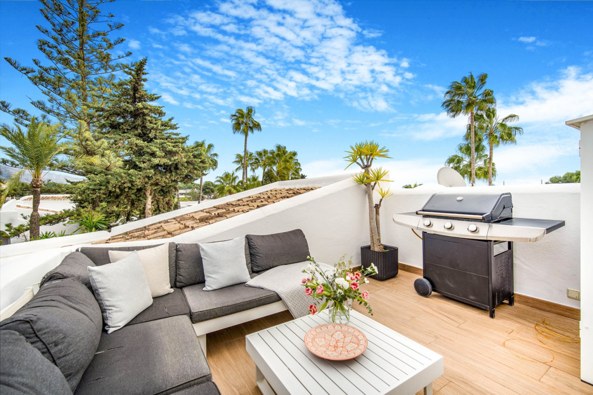 Resale - Apartment - Penthouse - Marbella - Nueva Andalucia