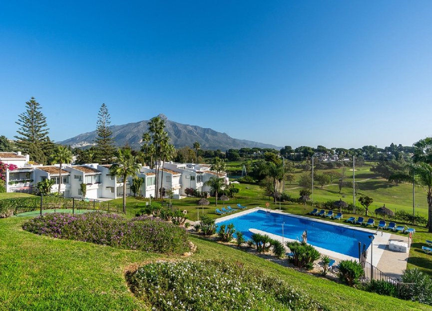 Resale - Apartment - Penthouse - Marbella - Nueva Andalucia