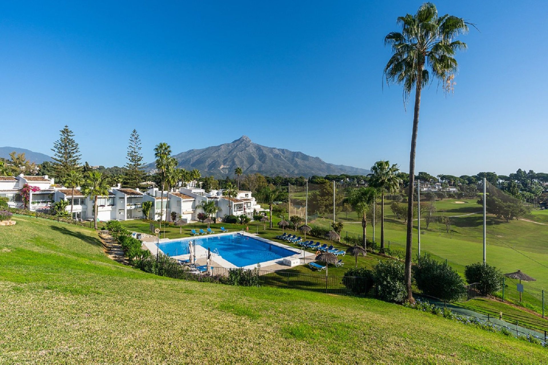 Resale - Apartment - Penthouse - Marbella - Nueva Andalucia