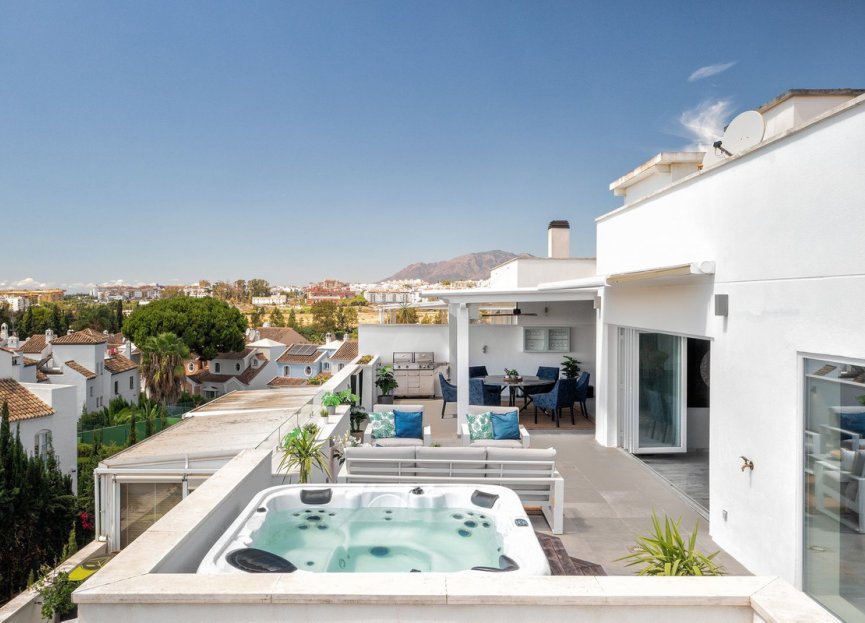 Resale - Apartment - Penthouse - Marbella - Nueva Andalucia