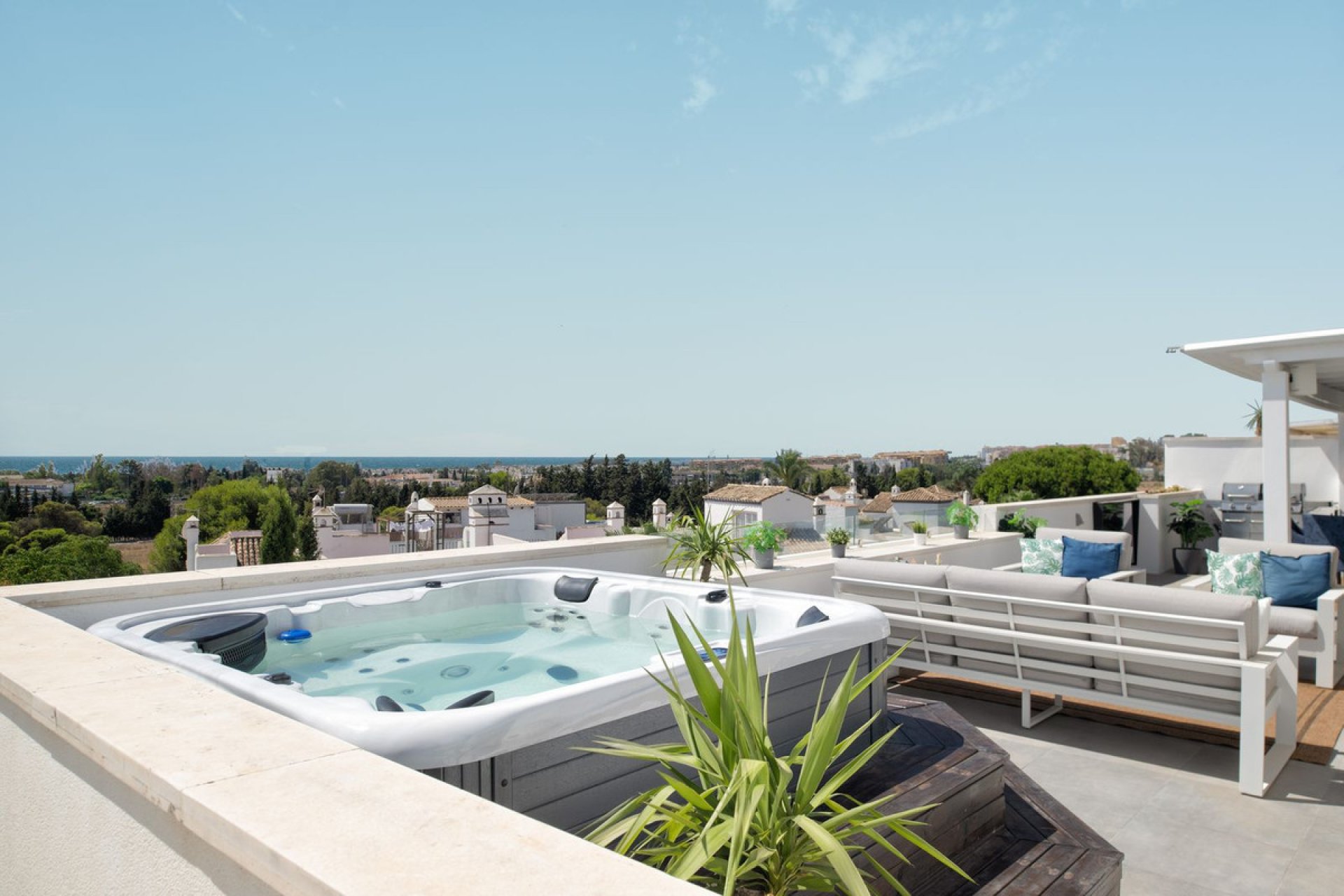 Resale - Apartment - Penthouse - Marbella - Nueva Andalucia