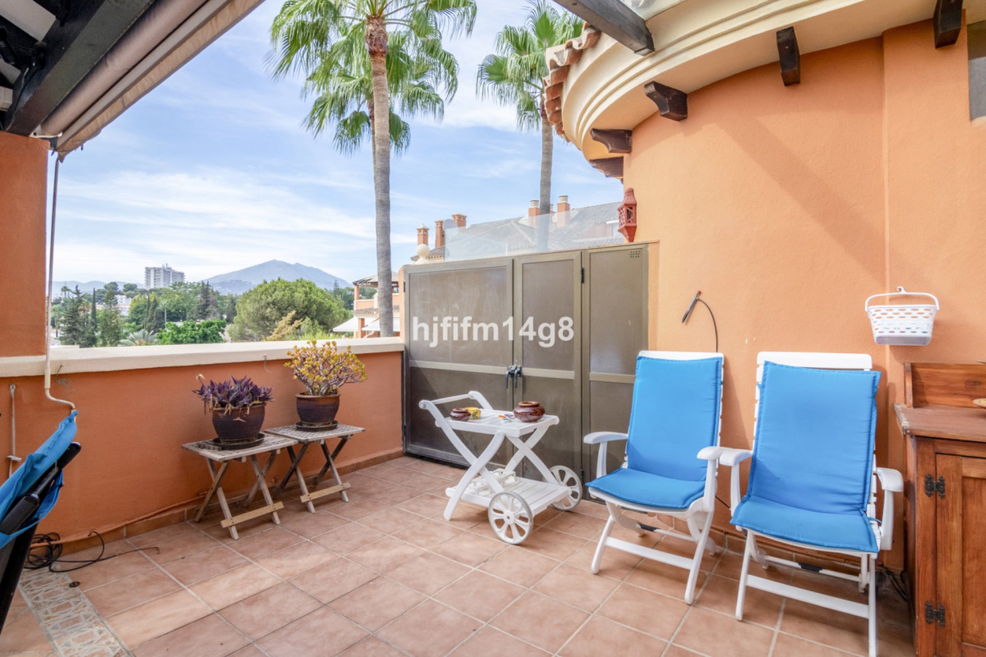 Resale - Apartment - Penthouse - Marbella - Nueva Andalucia