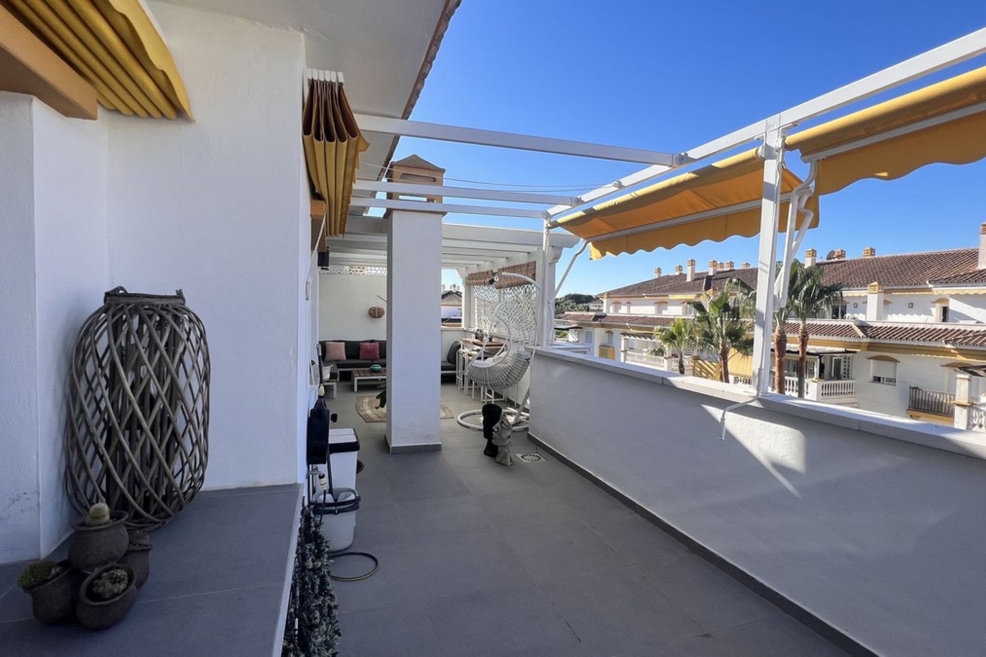 Resale - Apartment - Penthouse - Marbella - Nueva Andalucia