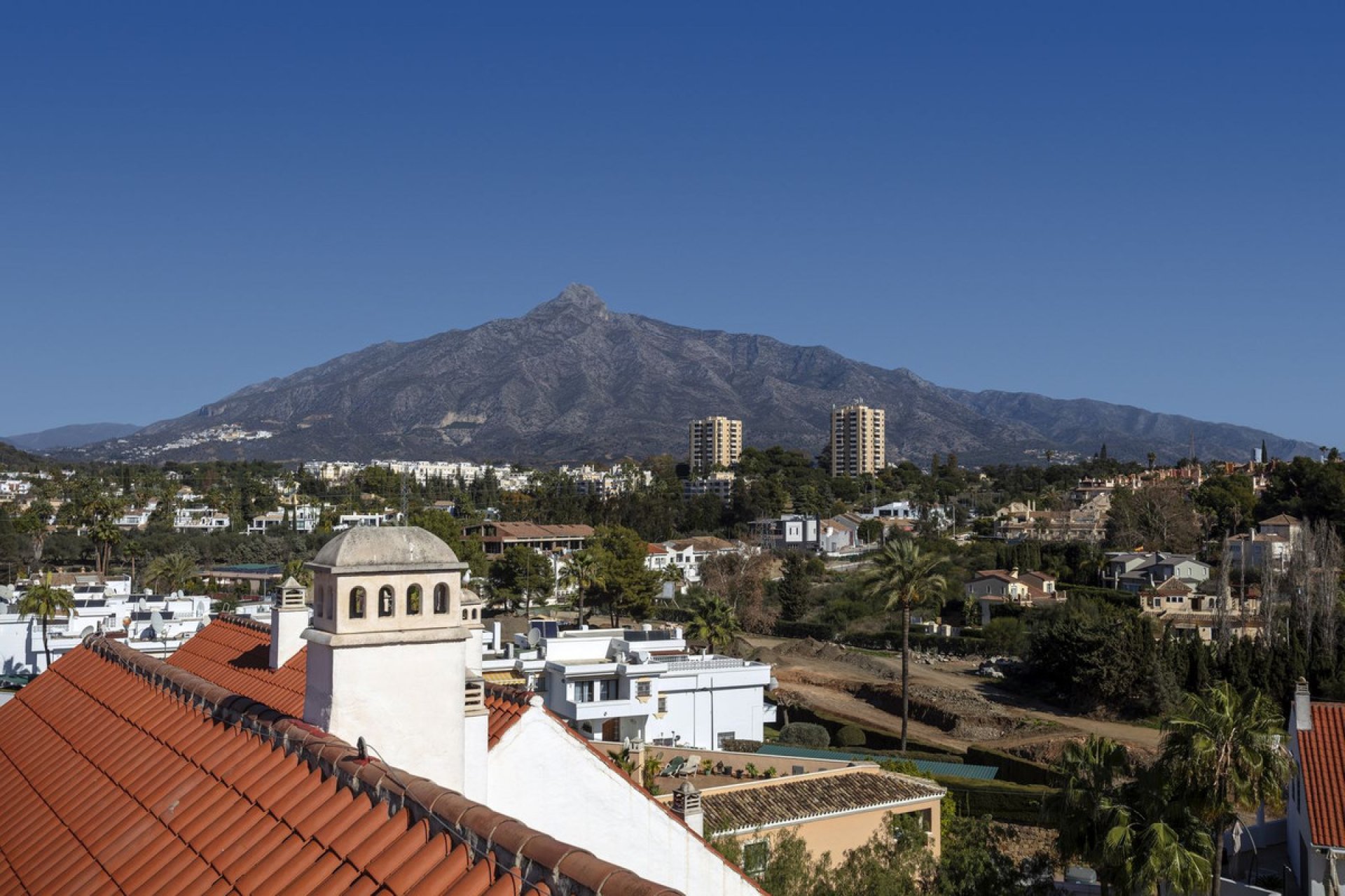 Resale - Apartment - Penthouse - Marbella - Nueva Andalucia