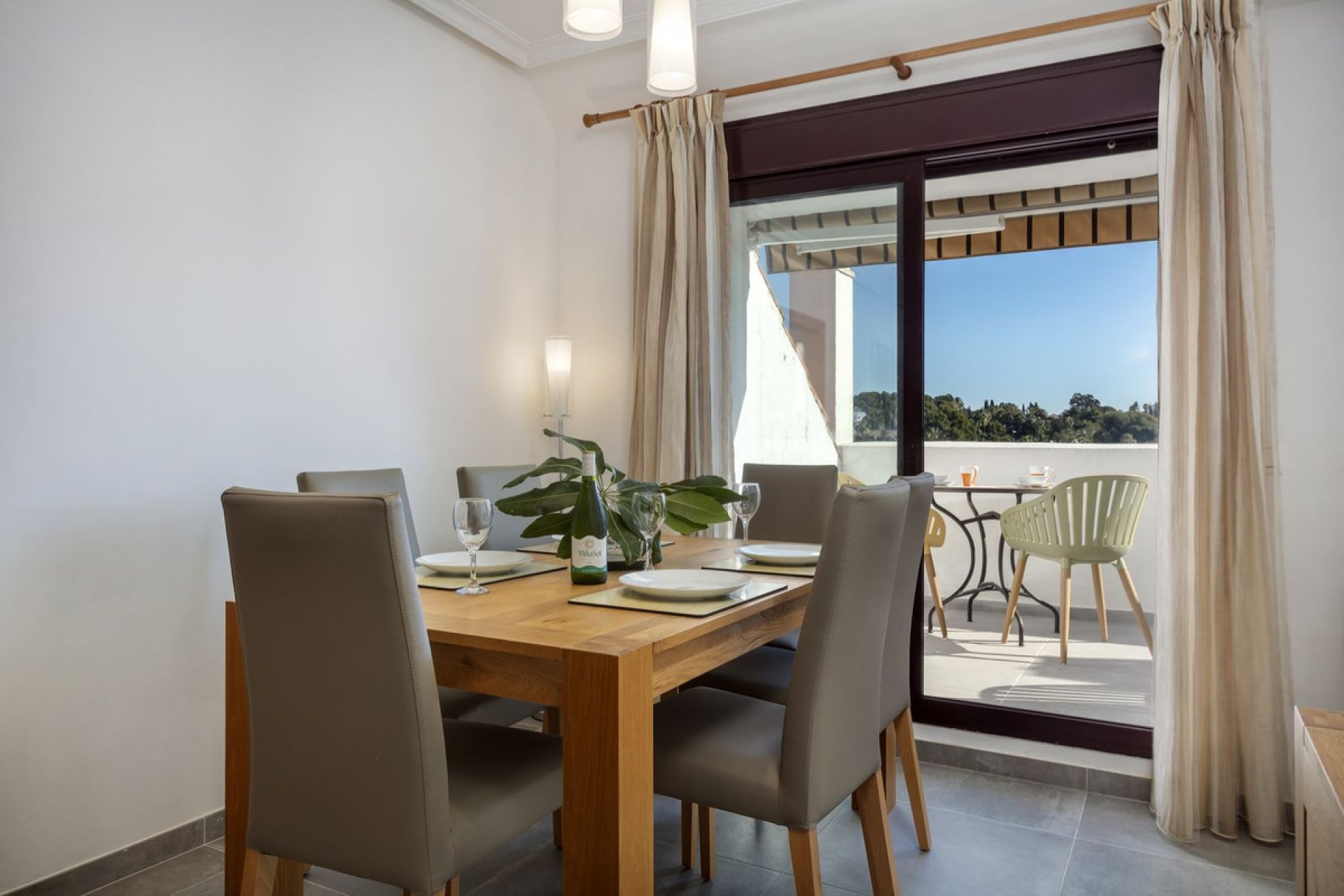 Resale - Apartment - Penthouse - Marbella - Nueva Andalucia