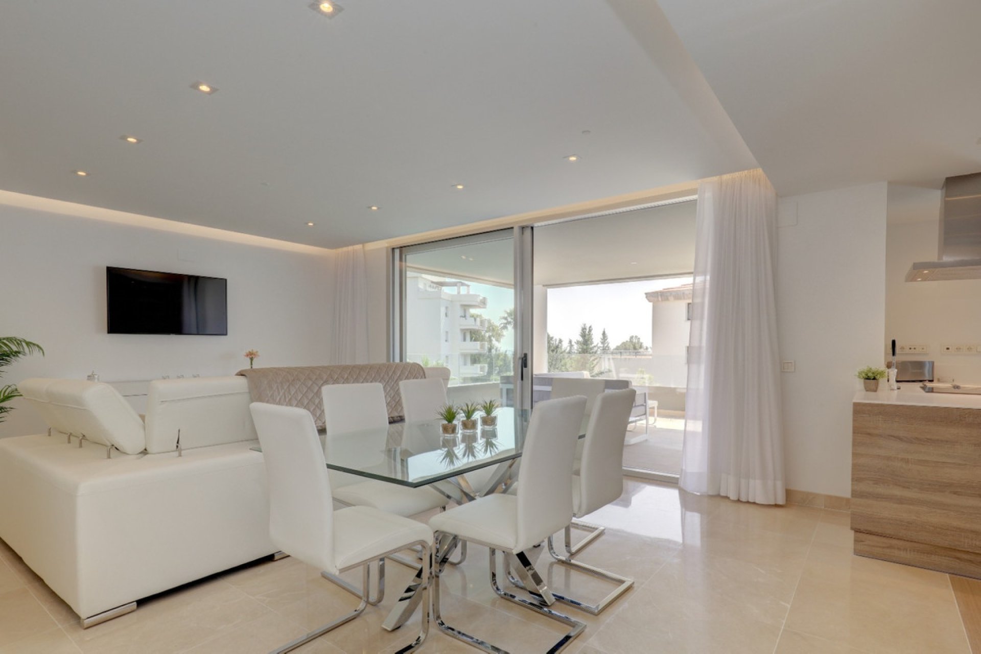 Resale - Apartment - Penthouse - Marbella - Nueva Andalucia