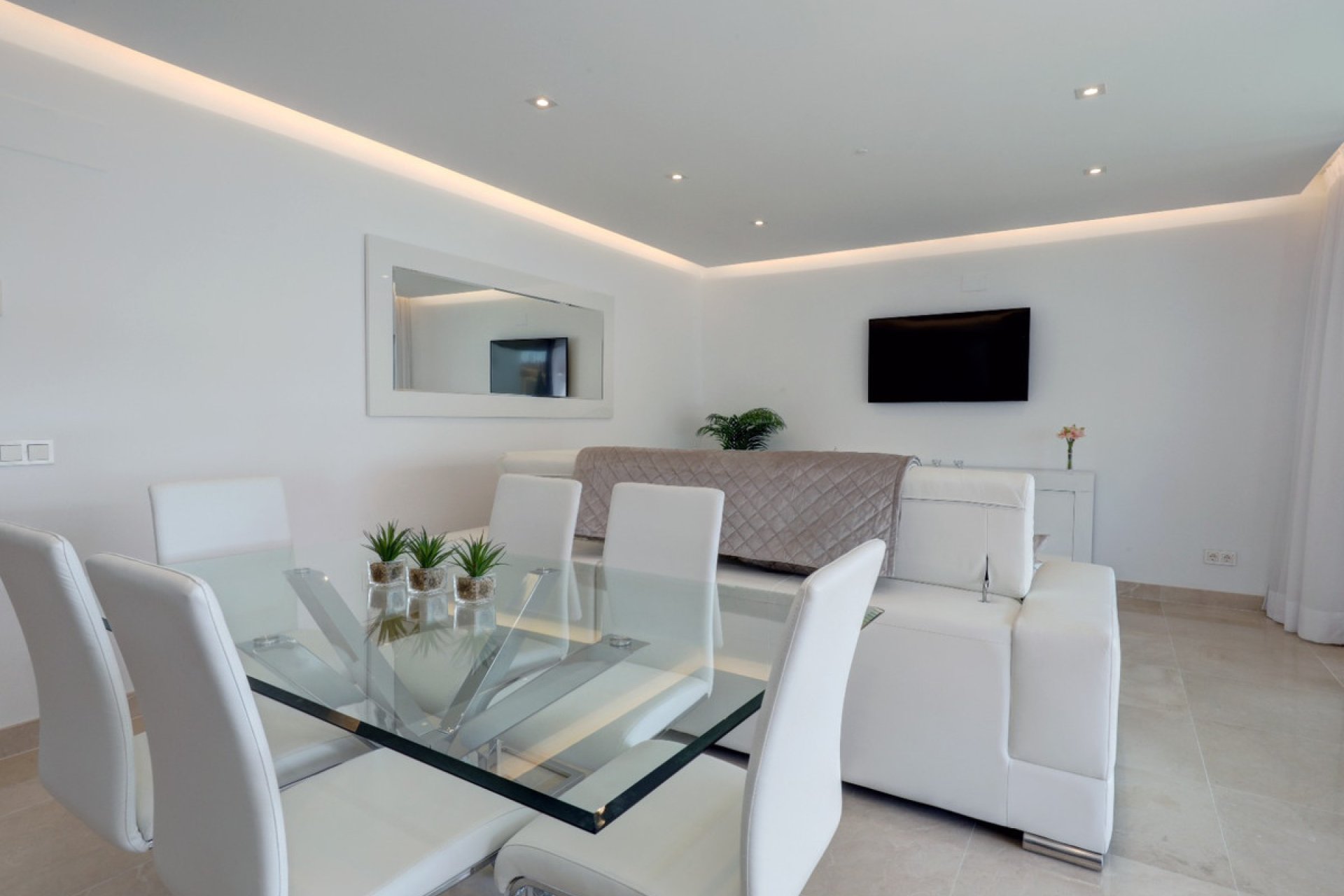 Resale - Apartment - Penthouse - Marbella - Nueva Andalucia