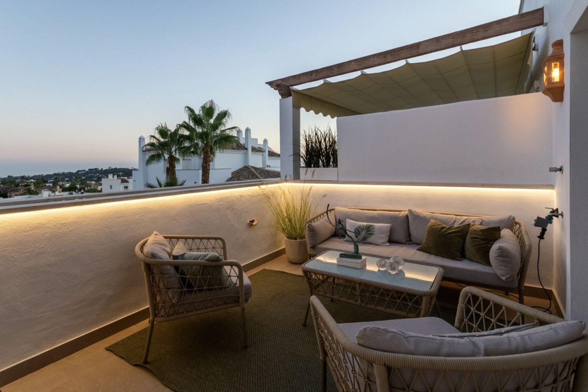 Resale - Apartment - Penthouse - Marbella - Nueva Andalucia