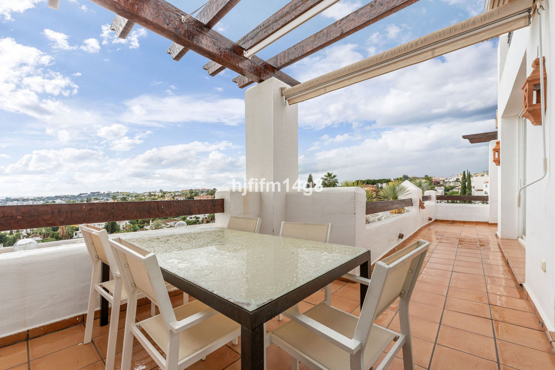 Resale - Apartment - Penthouse - Marbella - Nueva Andalucia