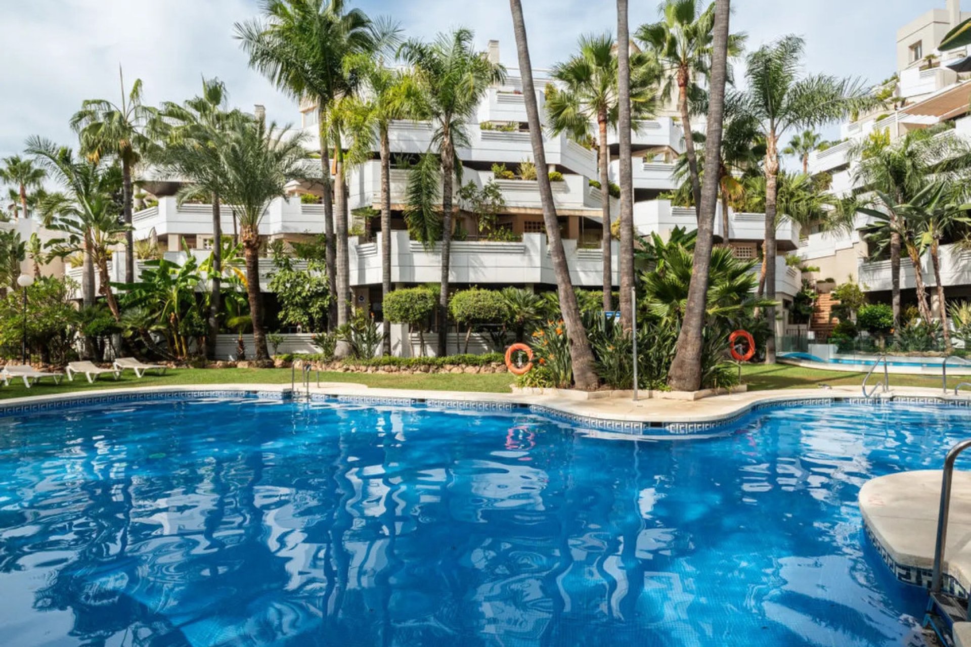 Resale - Apartment - Penthouse - Marbella - Nueva Andalucia