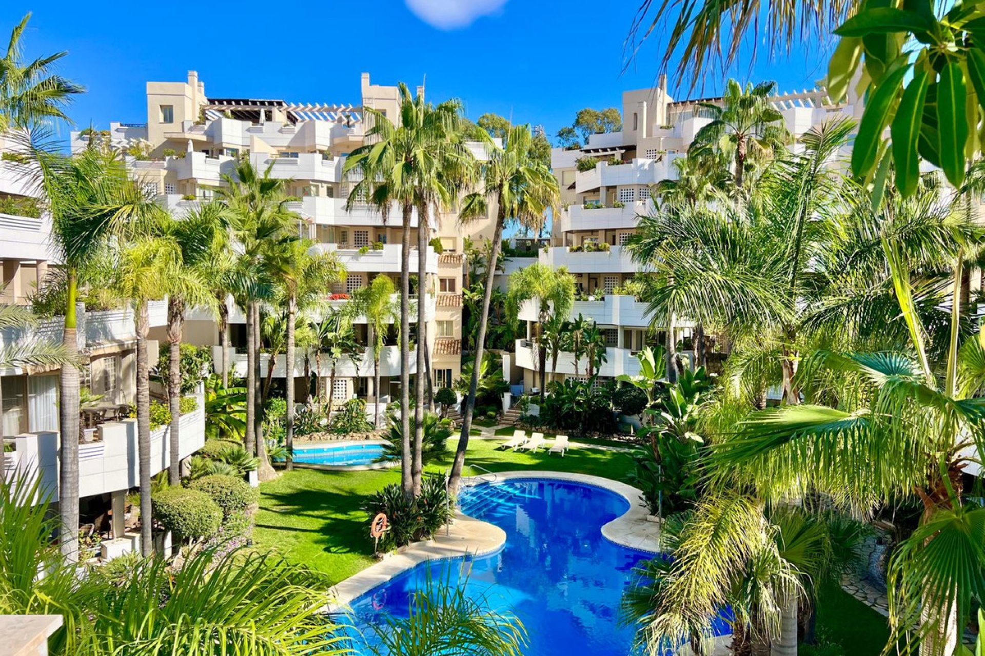 Resale - Apartment - Penthouse - Marbella - Nueva Andalucia