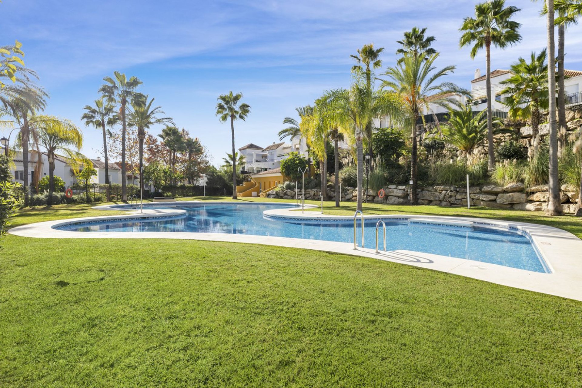 Resale - Apartment - Penthouse - Marbella - Nueva Andalucia