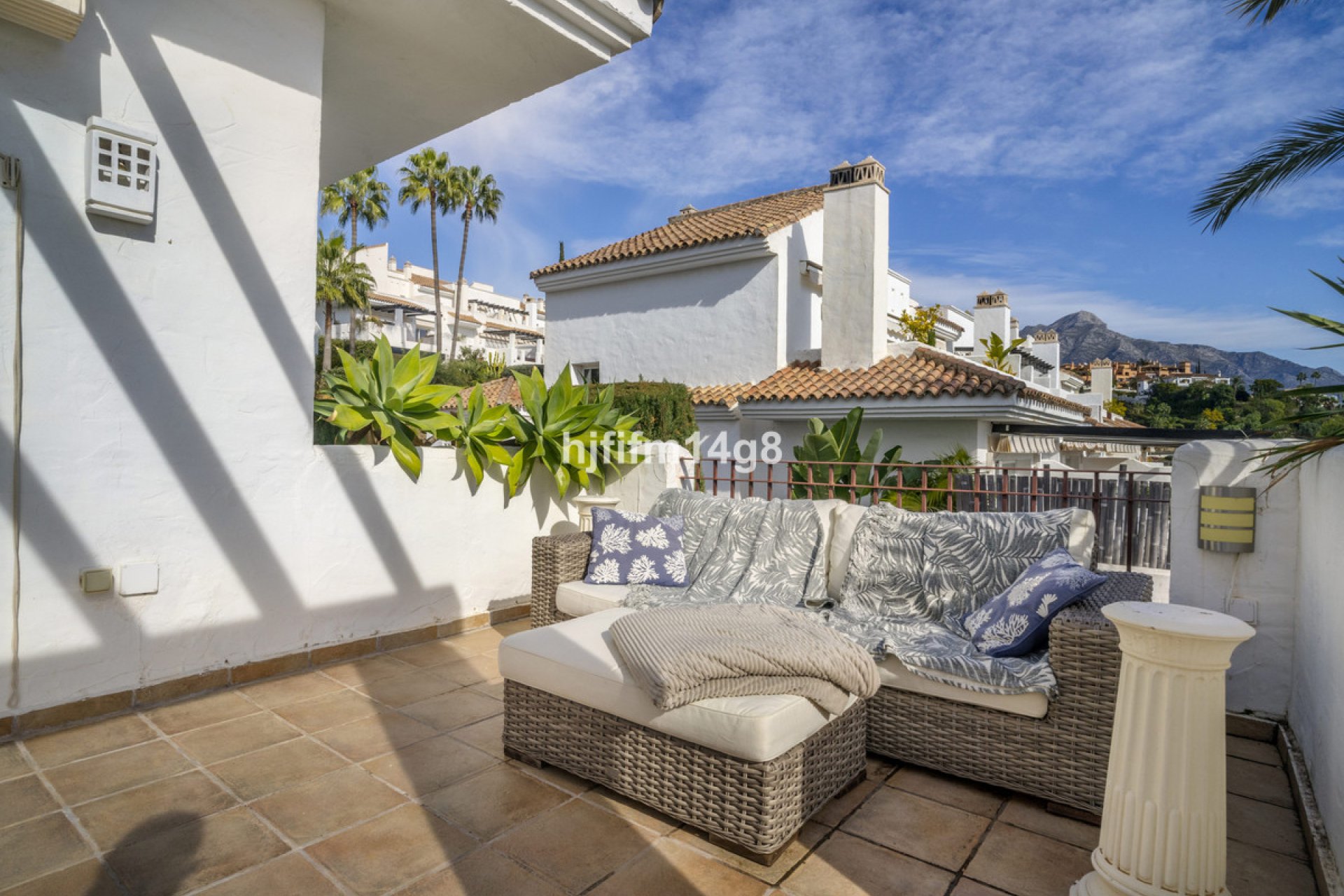 Resale - Apartment - Penthouse - Marbella - Nueva Andalucia