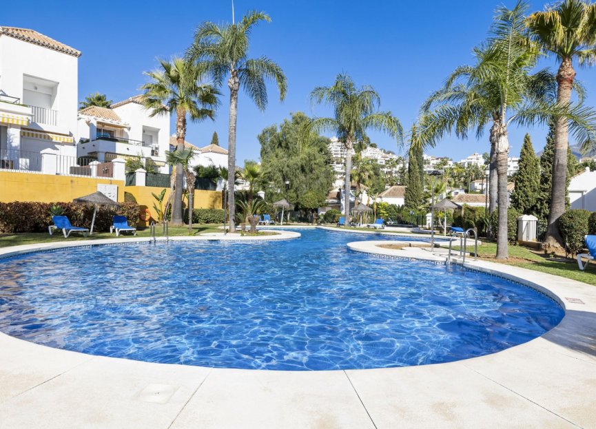 Resale - Apartment - Penthouse - Marbella - Nueva Andalucia