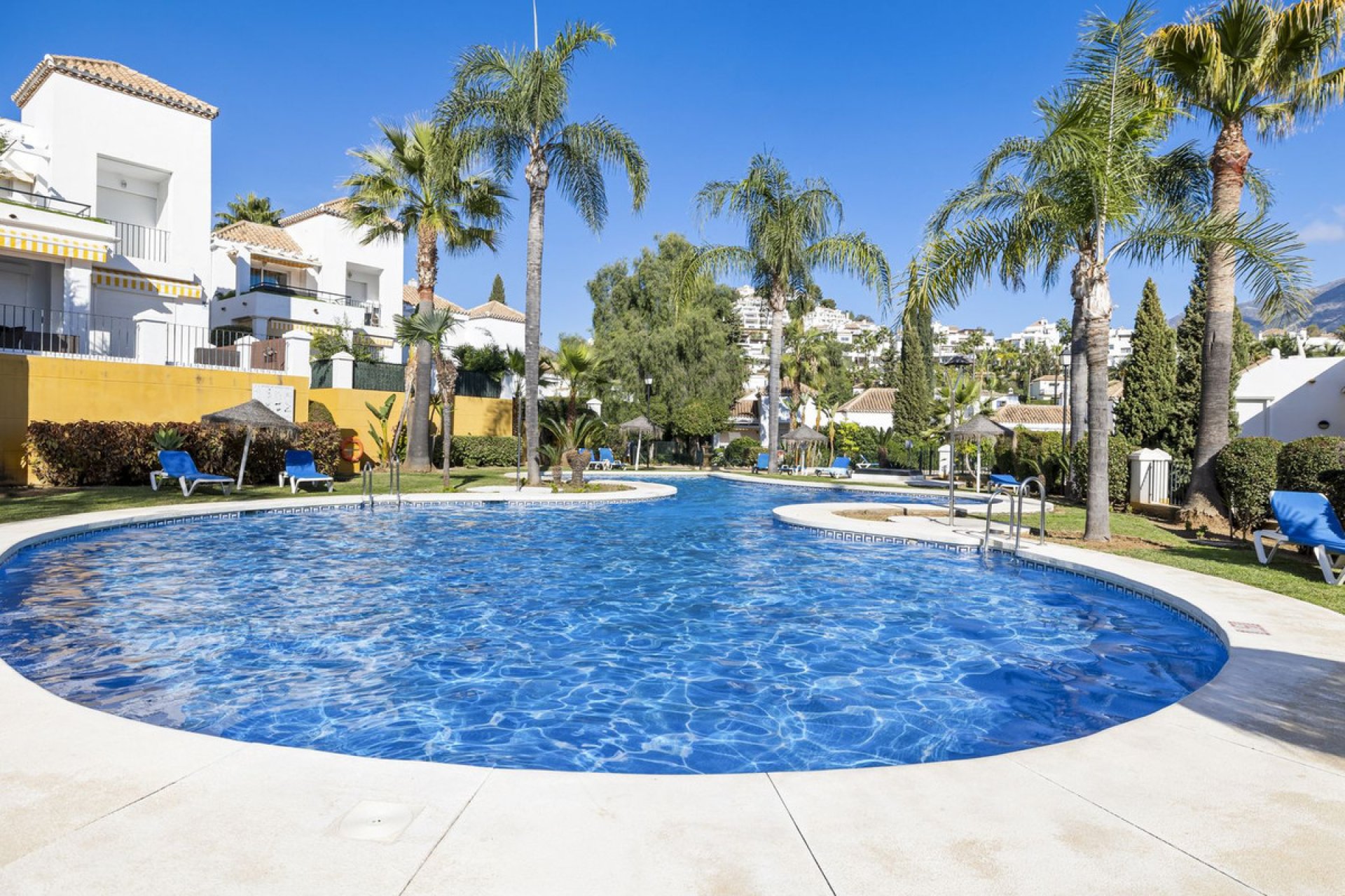 Resale - Apartment - Penthouse - Marbella - Nueva Andalucia