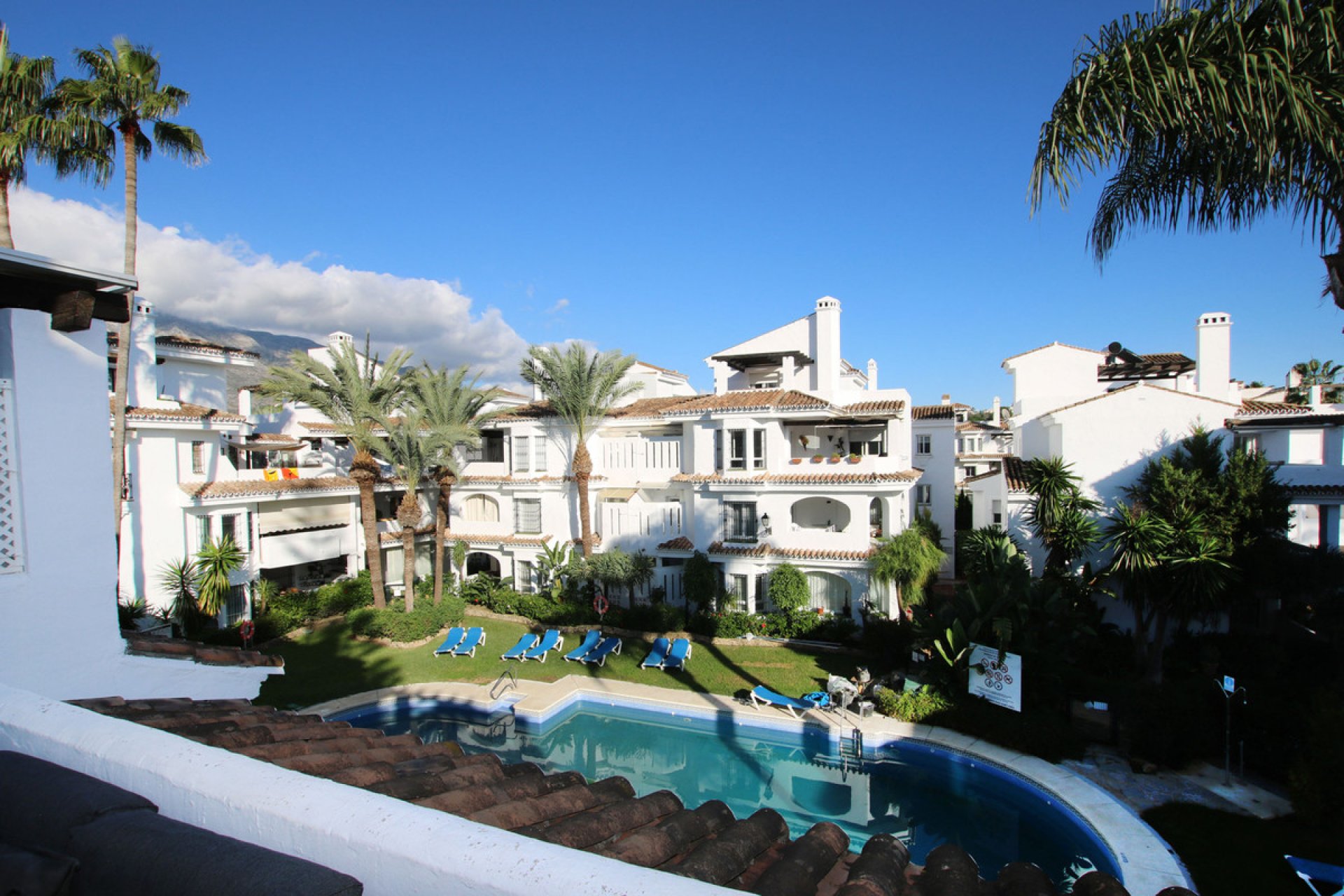 Resale - Apartment - Penthouse - Marbella - Nueva Andalucia