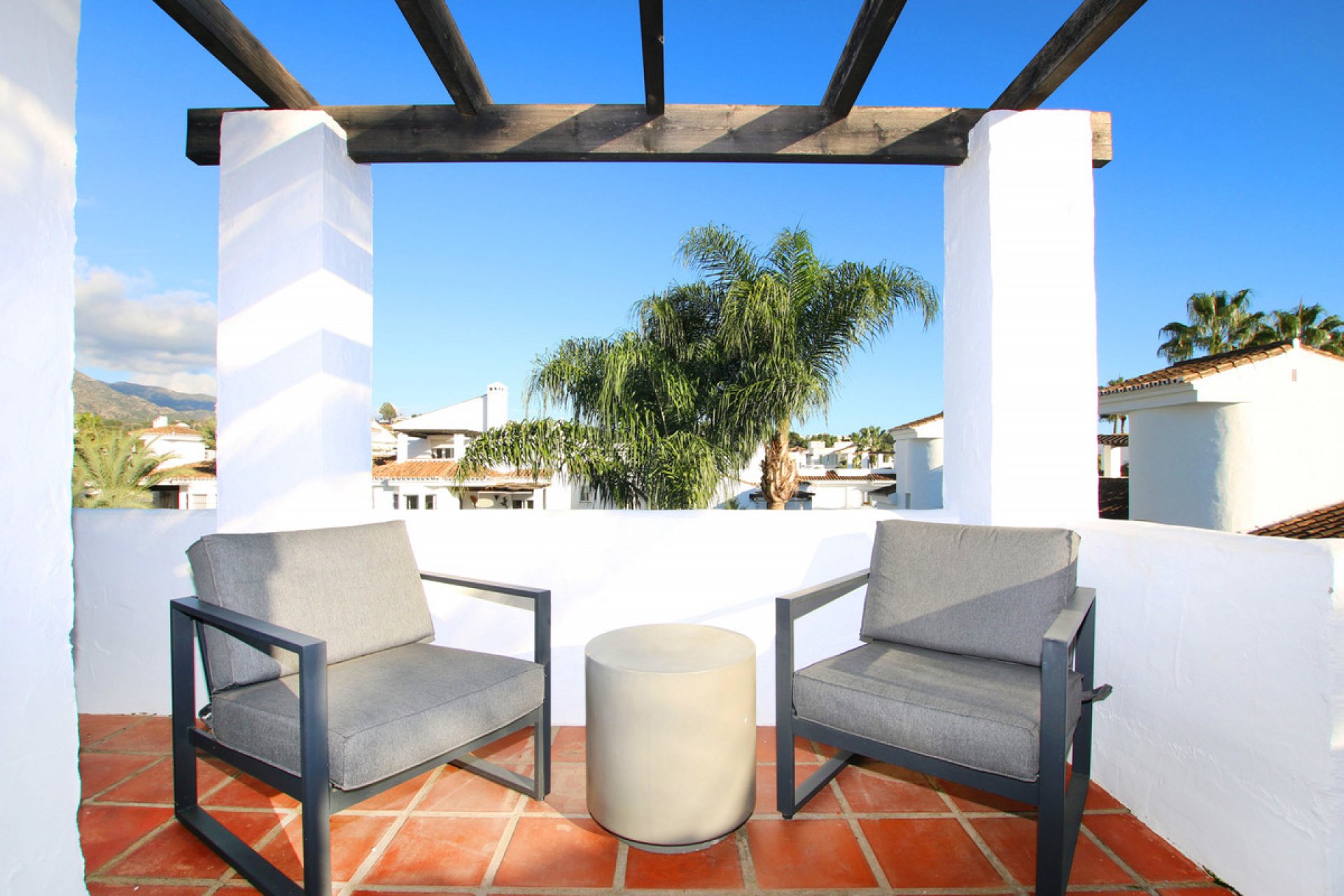 Resale - Apartment - Penthouse - Marbella - Nueva Andalucia