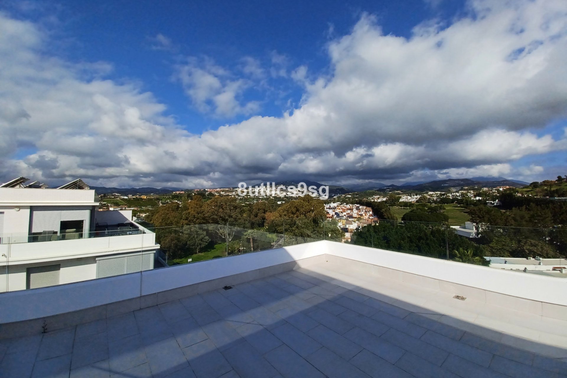 Resale - Apartment - Penthouse - Marbella - Nueva Andalucia