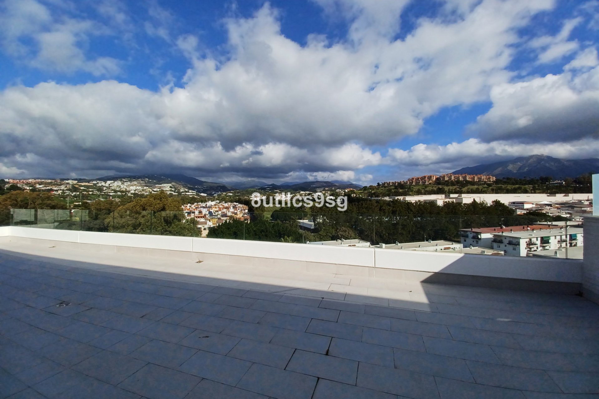 Resale - Apartment - Penthouse - Marbella - Nueva Andalucia