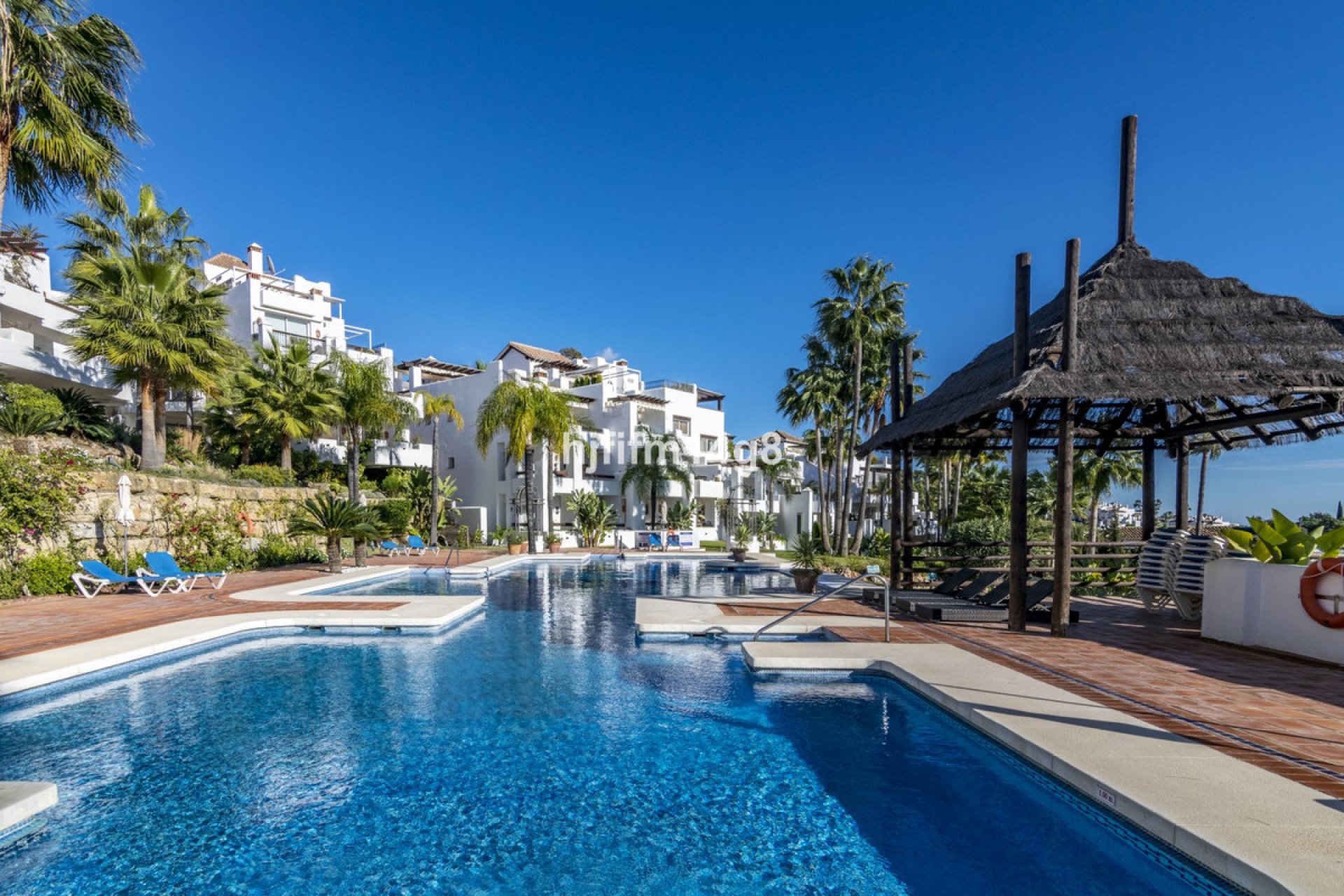 Resale - Apartment - Penthouse - Marbella - Nueva Andalucia