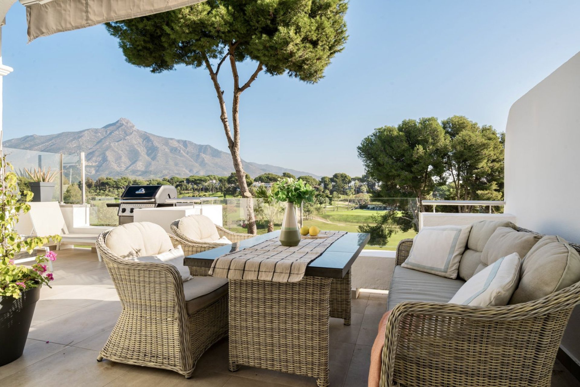 Resale - Apartment - Penthouse - Marbella - Nueva Andalucia