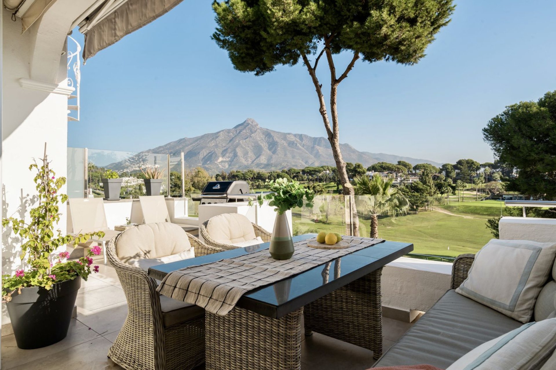 Resale - Apartment - Penthouse - Marbella - Nueva Andalucia