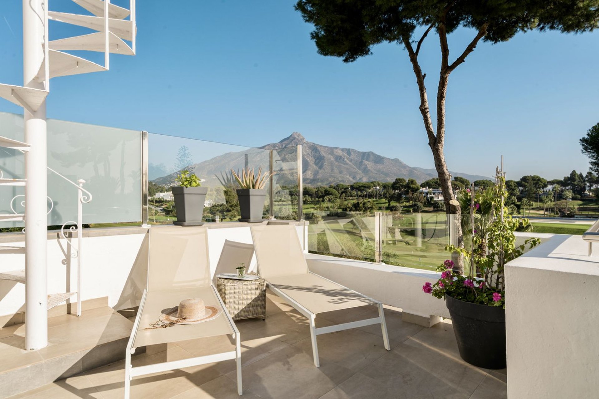 Resale - Apartment - Penthouse - Marbella - Nueva Andalucia