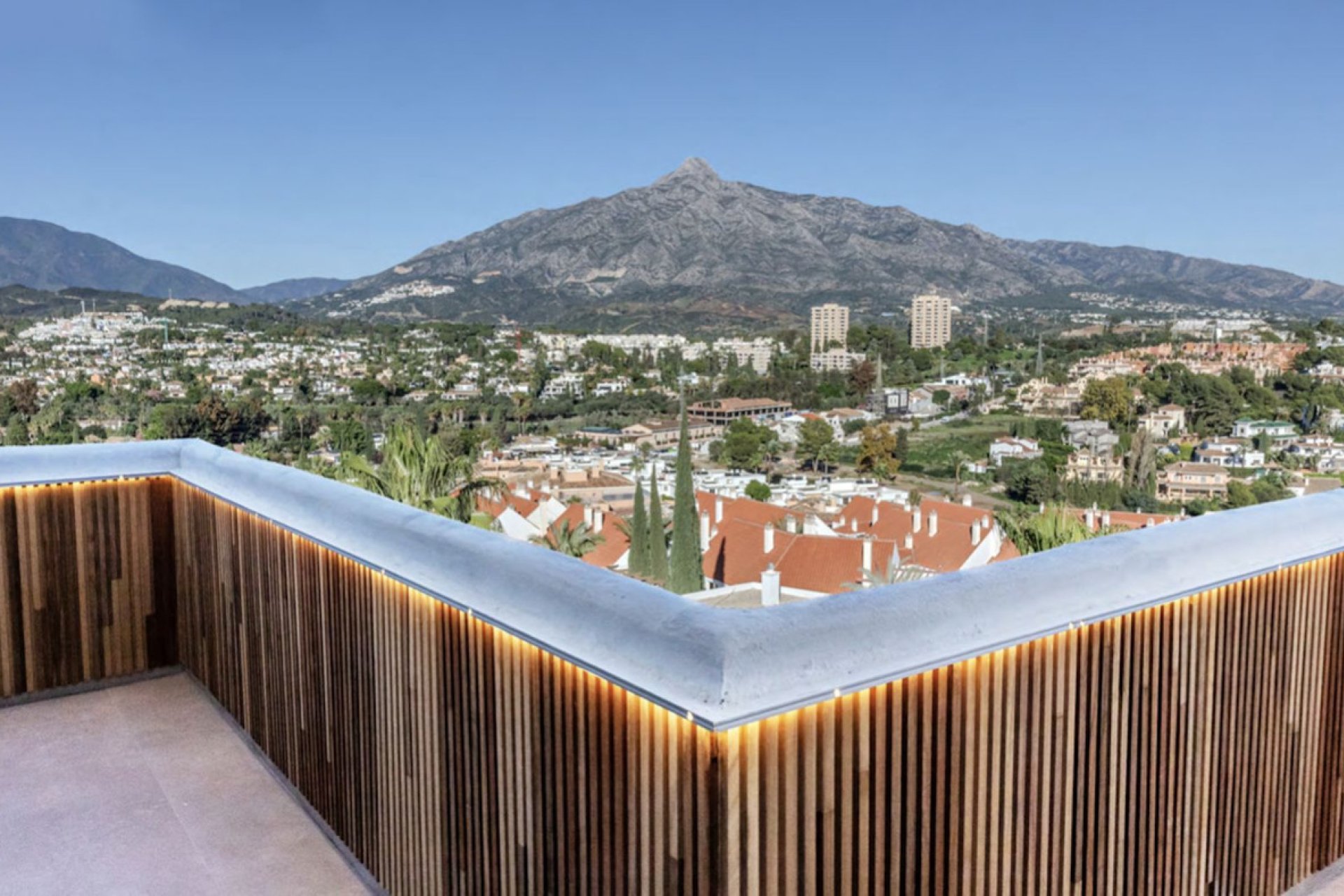 Resale - Apartment - Penthouse - Marbella - Nueva Andalucia