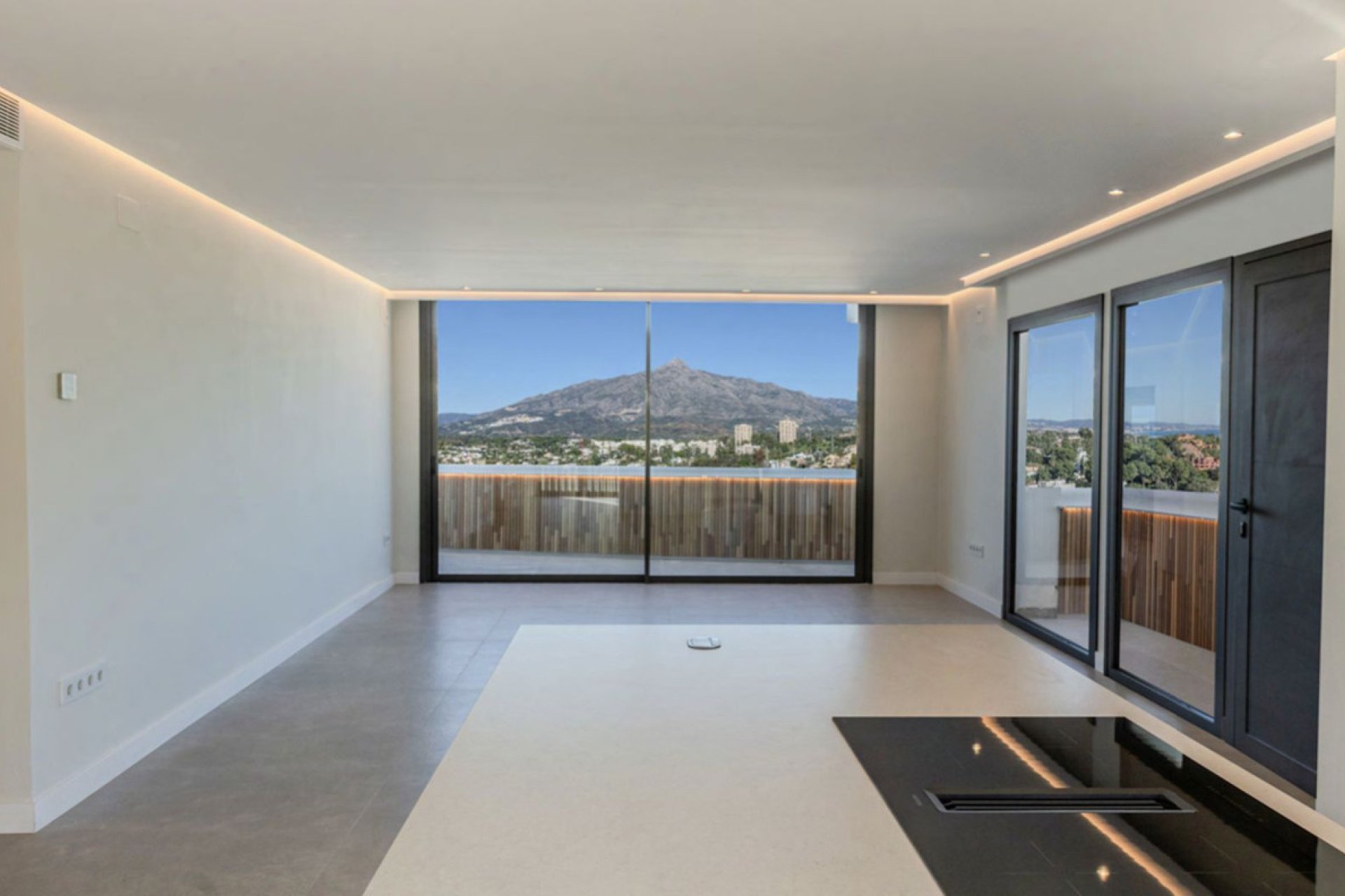 Resale - Apartment - Penthouse - Marbella - Nueva Andalucia