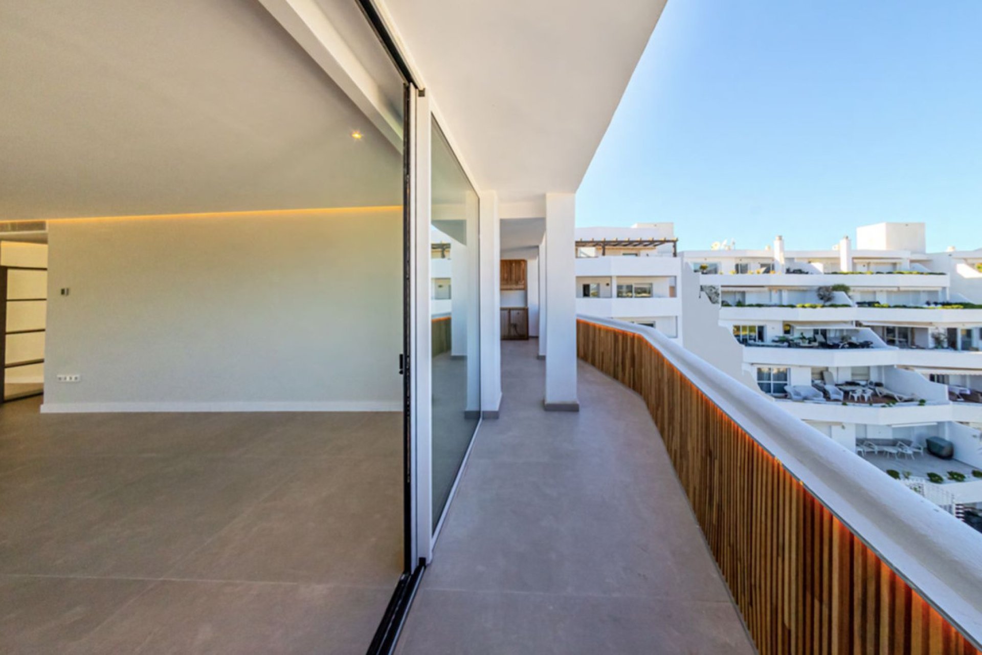 Resale - Apartment - Penthouse - Marbella - Nueva Andalucia