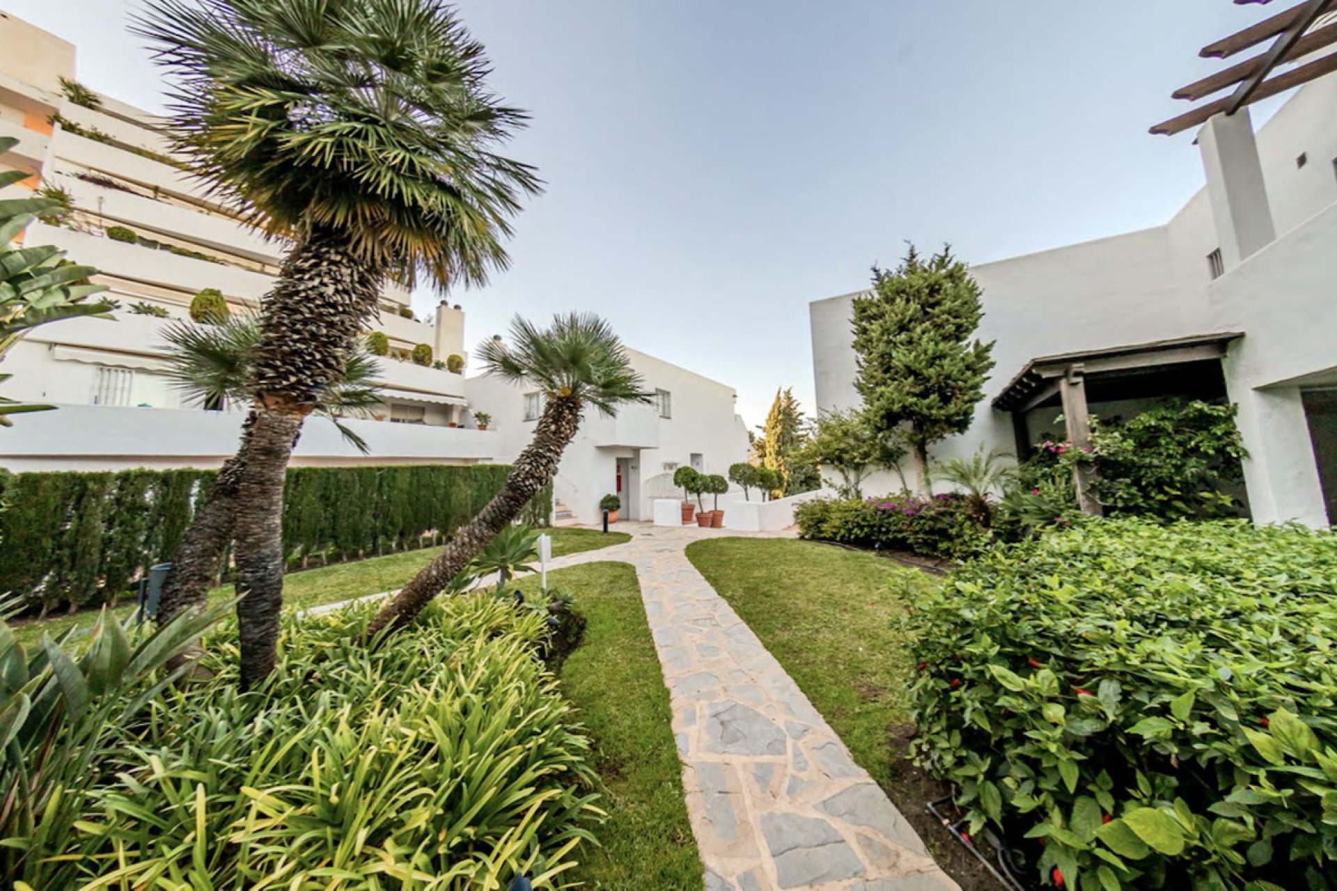 Resale - Apartment - Penthouse - Marbella - Nueva Andalucia