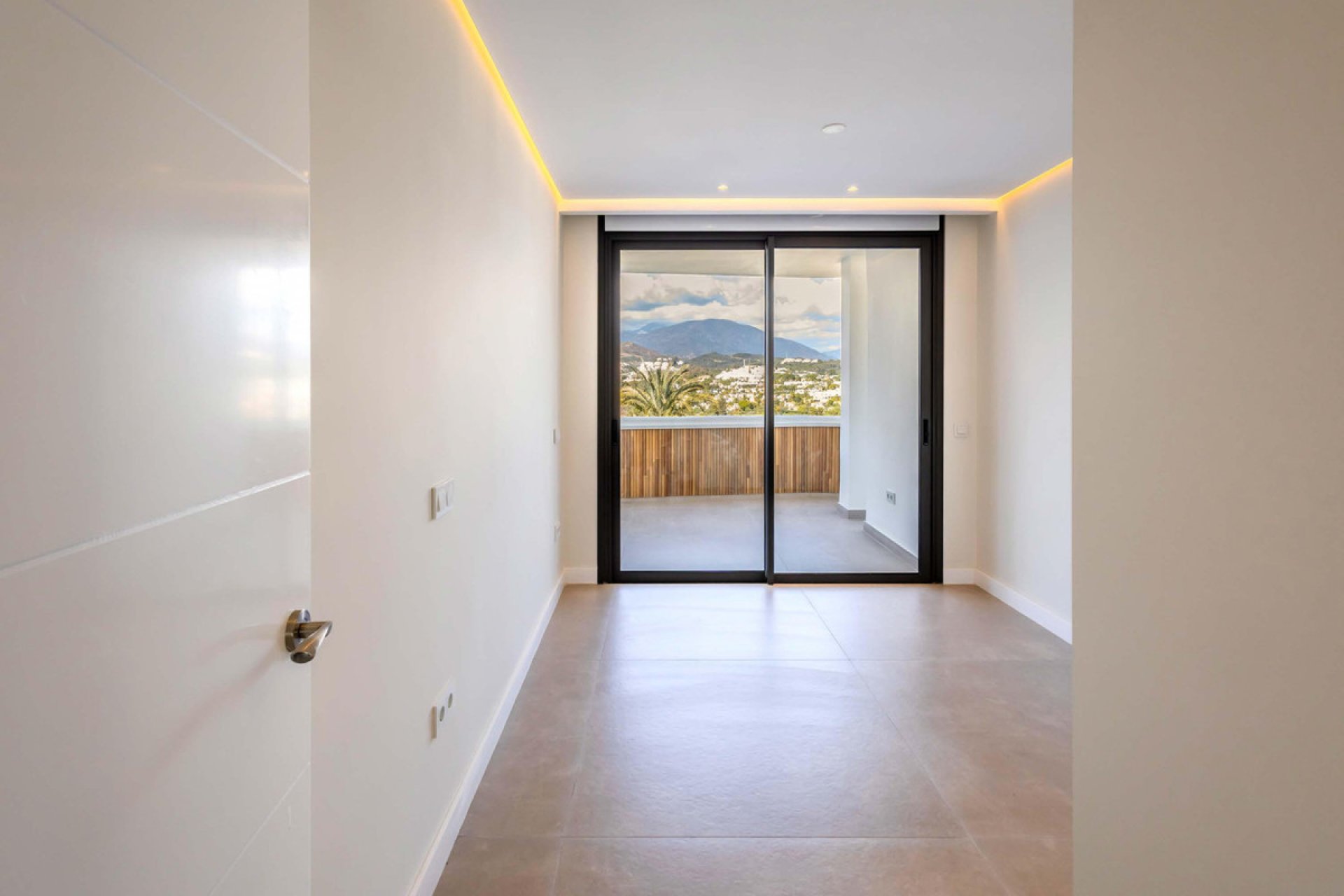 Resale - Apartment - Penthouse - Marbella - Nueva Andalucia