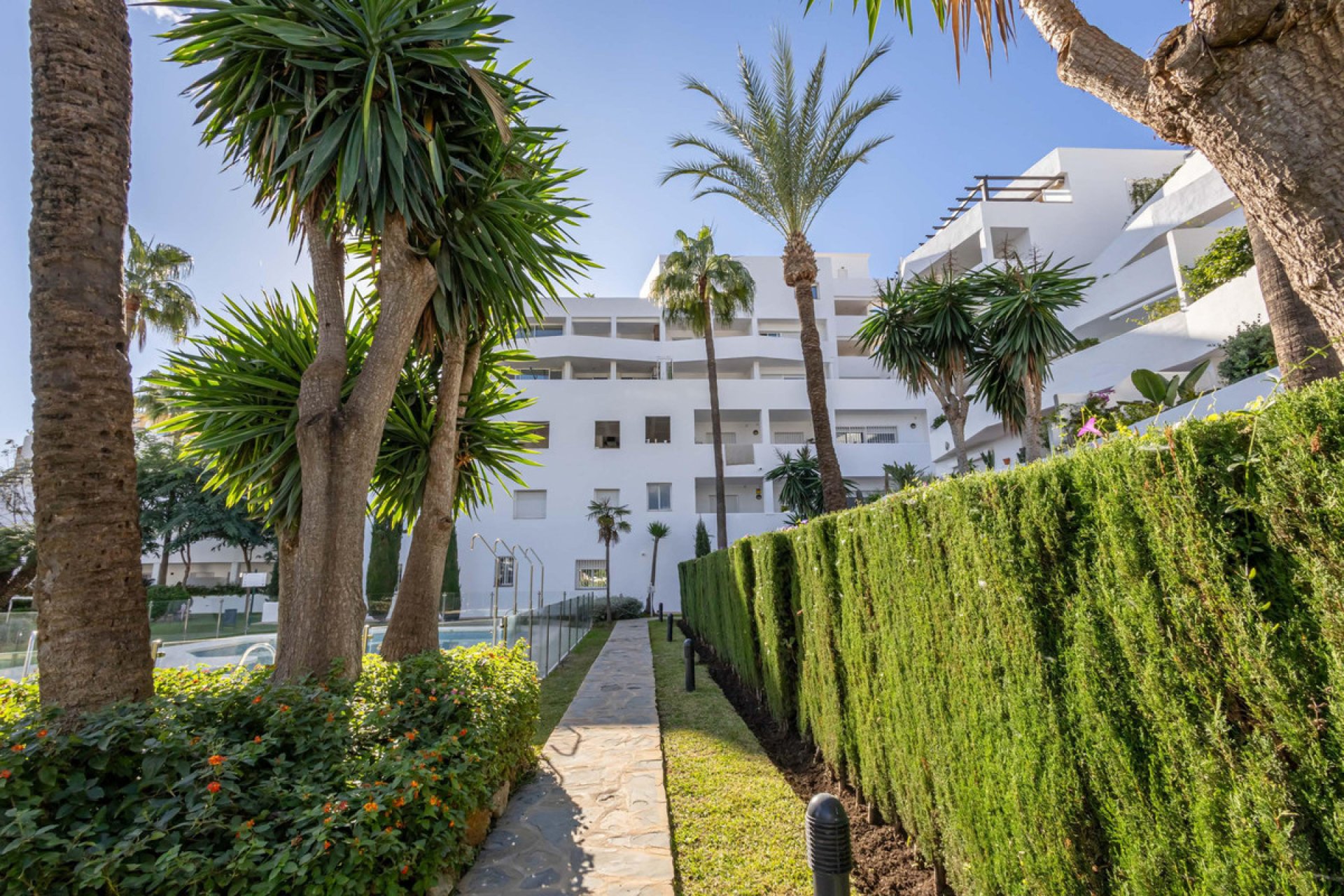 Resale - Apartment - Penthouse - Marbella - Nueva Andalucia