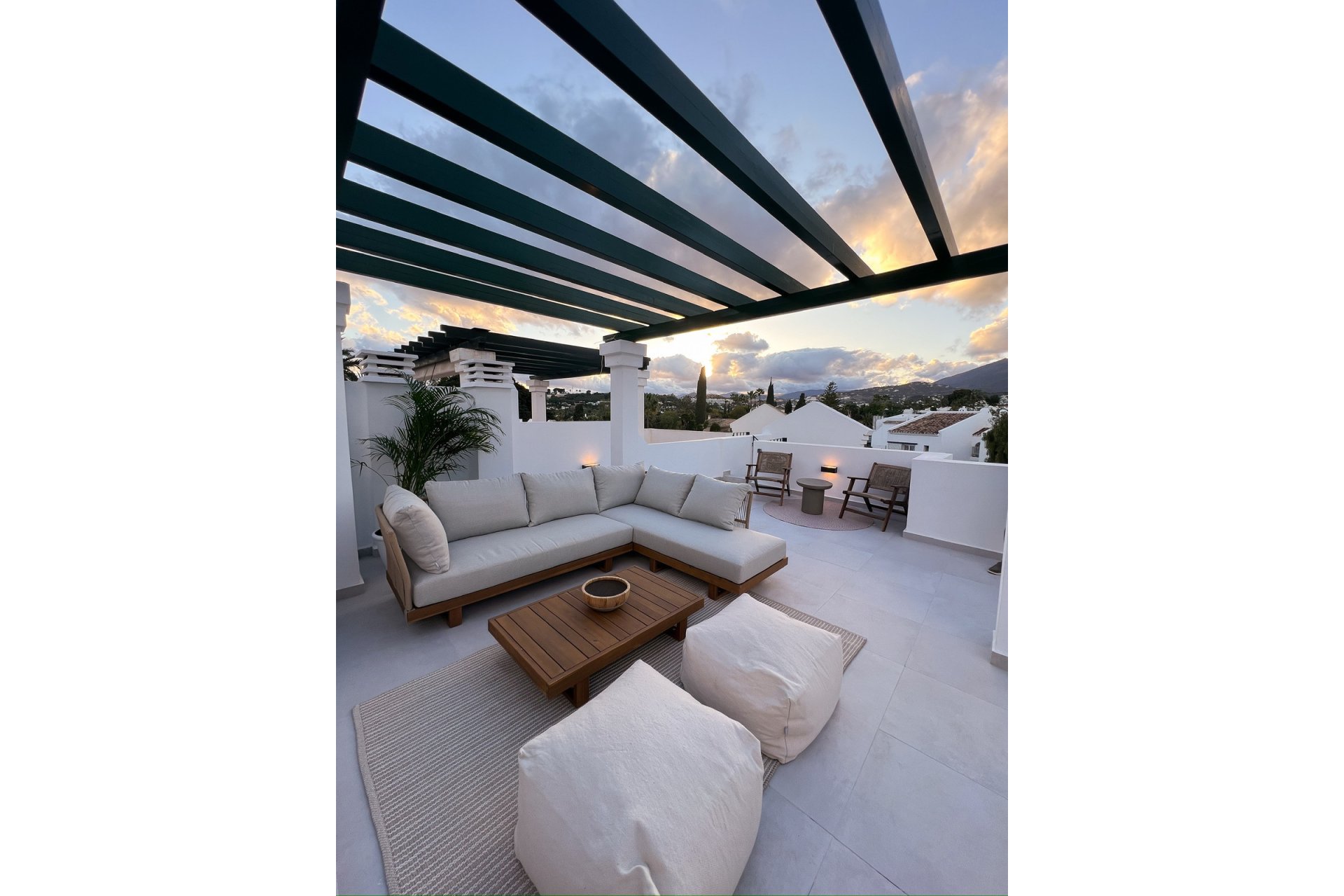 Resale - Apartment - Penthouse - Marbella - Nueva Andalucia