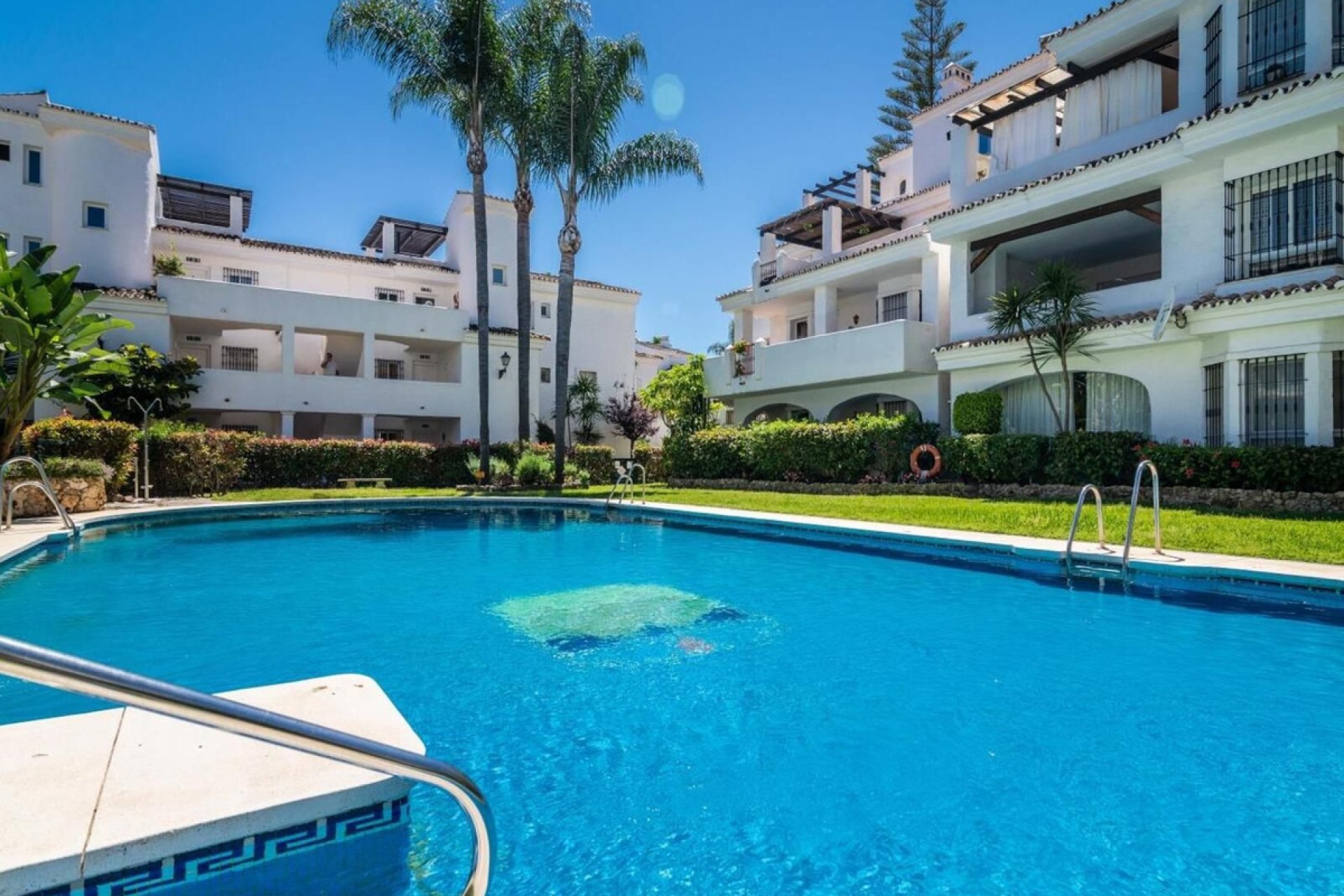 Resale - Apartment - Penthouse - Marbella - Nueva Andalucia