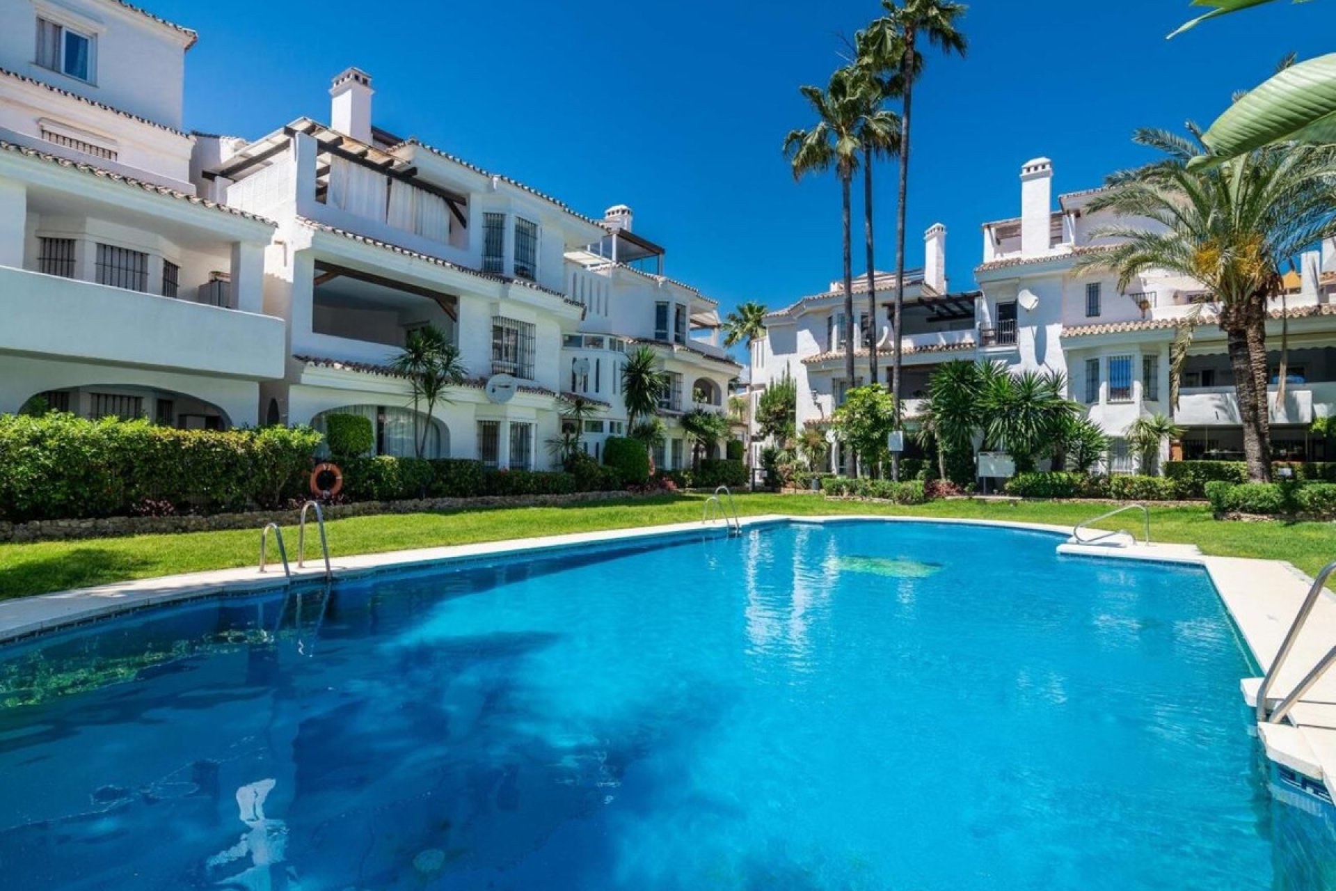 Resale - Apartment - Penthouse - Marbella - Nueva Andalucia