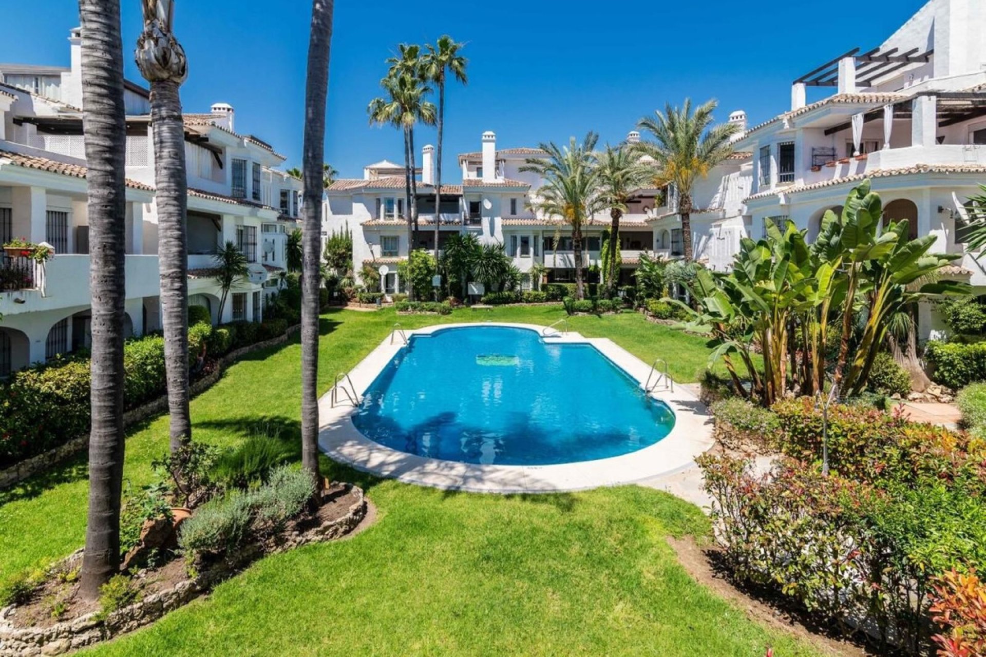 Resale - Apartment - Penthouse - Marbella - Nueva Andalucia