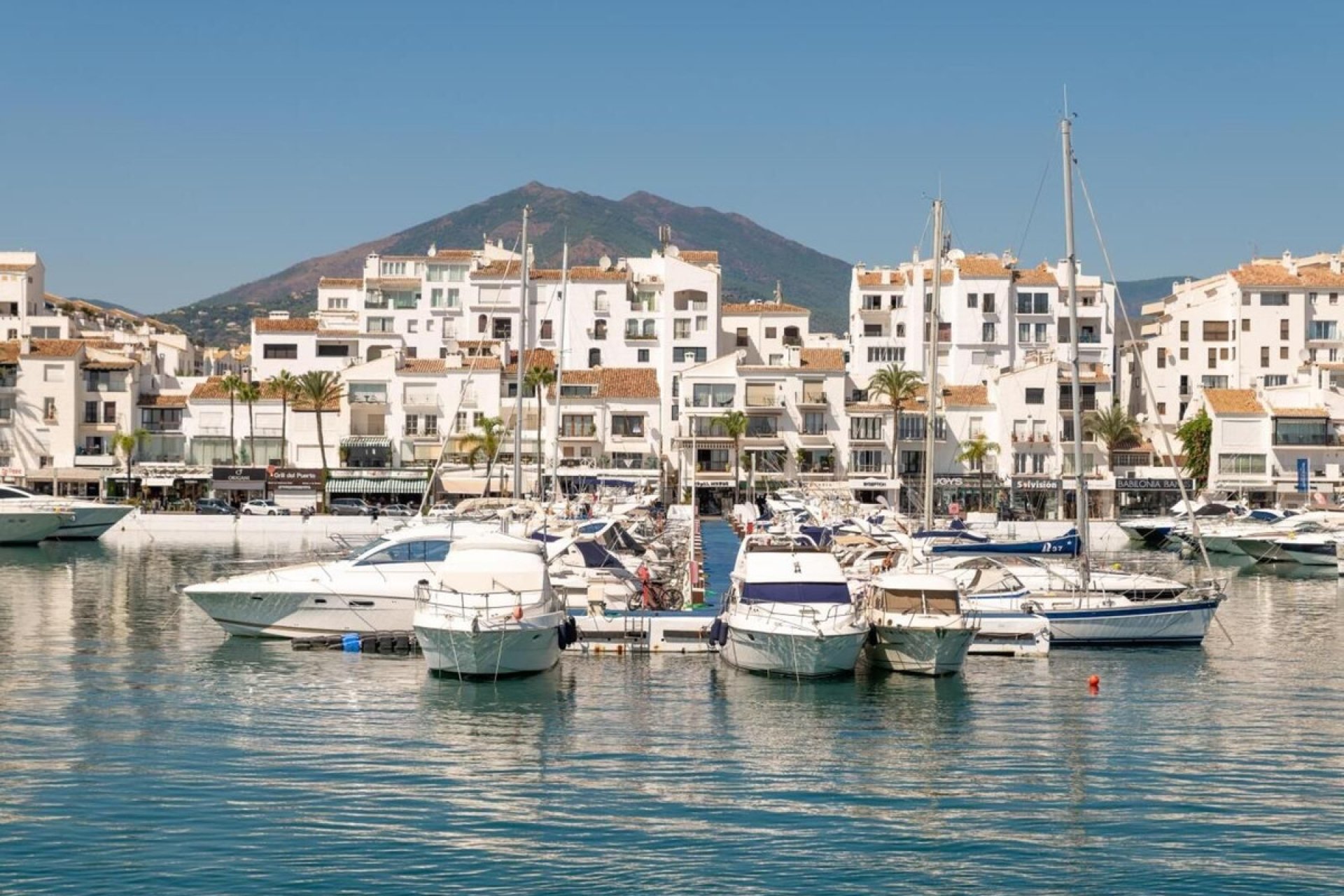 Resale - Apartment - Penthouse - Marbella - Nueva Andalucia