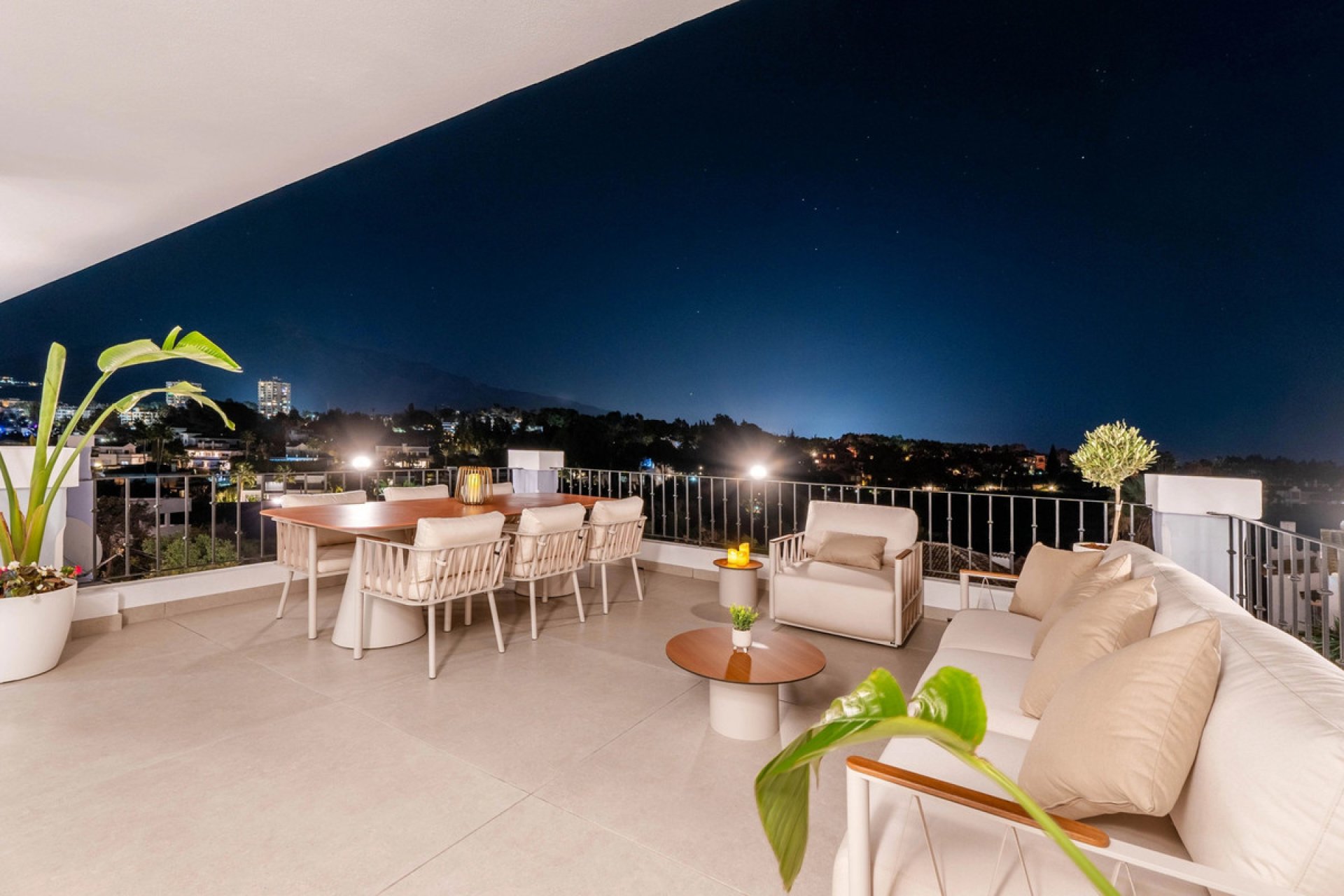 Resale - Apartment - Penthouse - Marbella - Nueva Andalucia