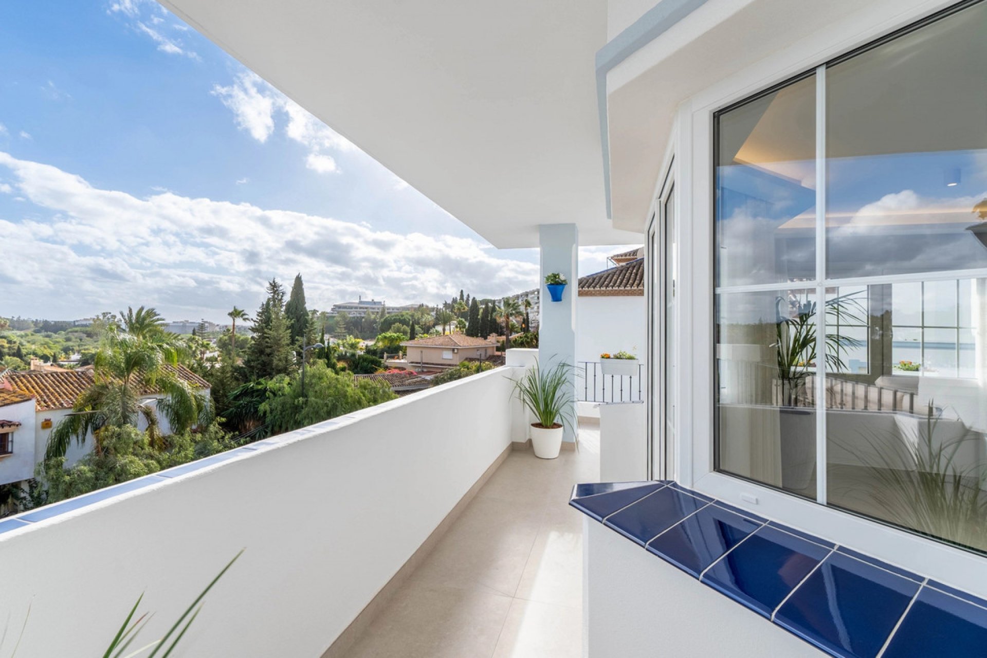 Resale - Apartment - Penthouse - Marbella - Nueva Andalucia