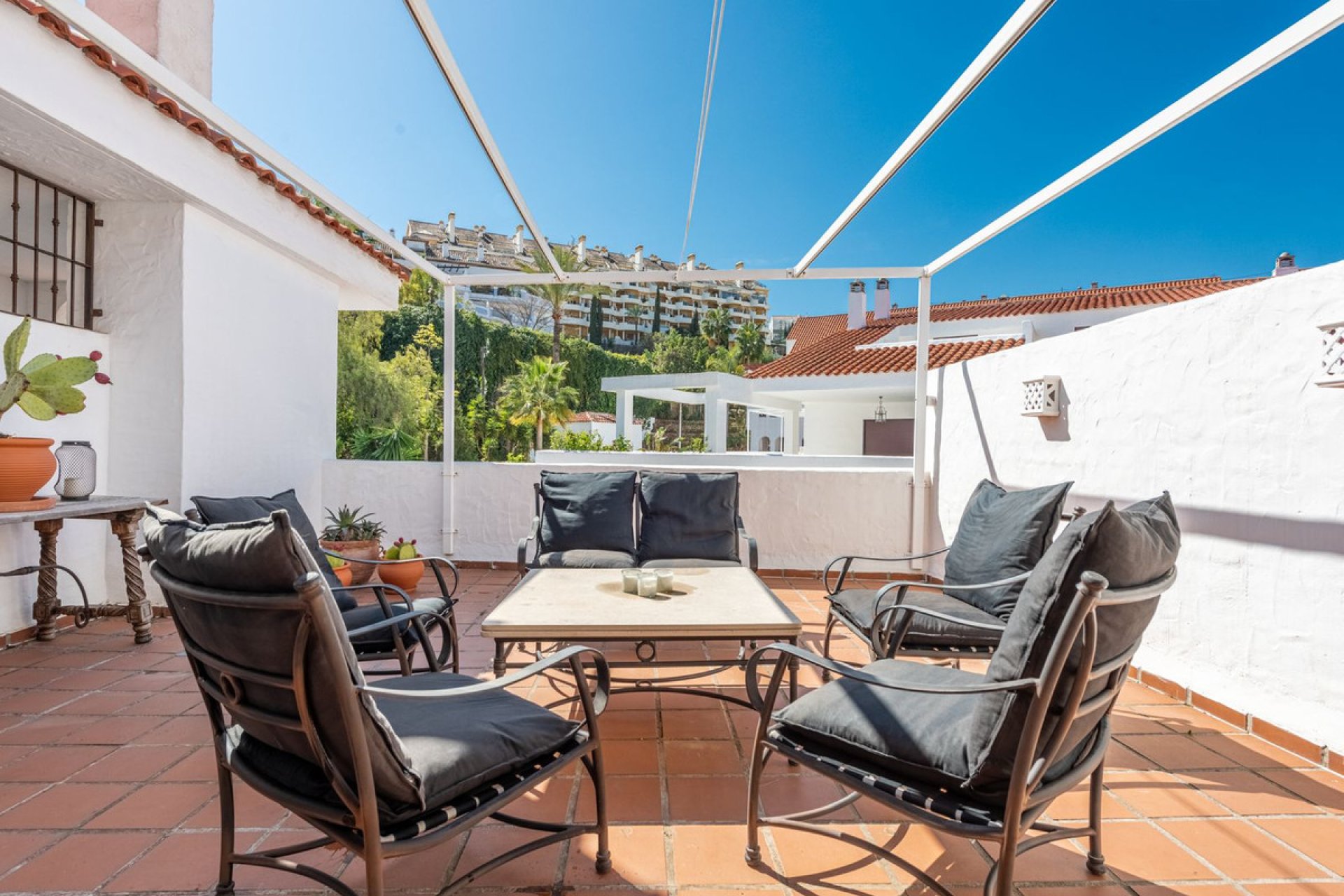 Resale - Apartment - Penthouse - Marbella - Nueva Andalucia